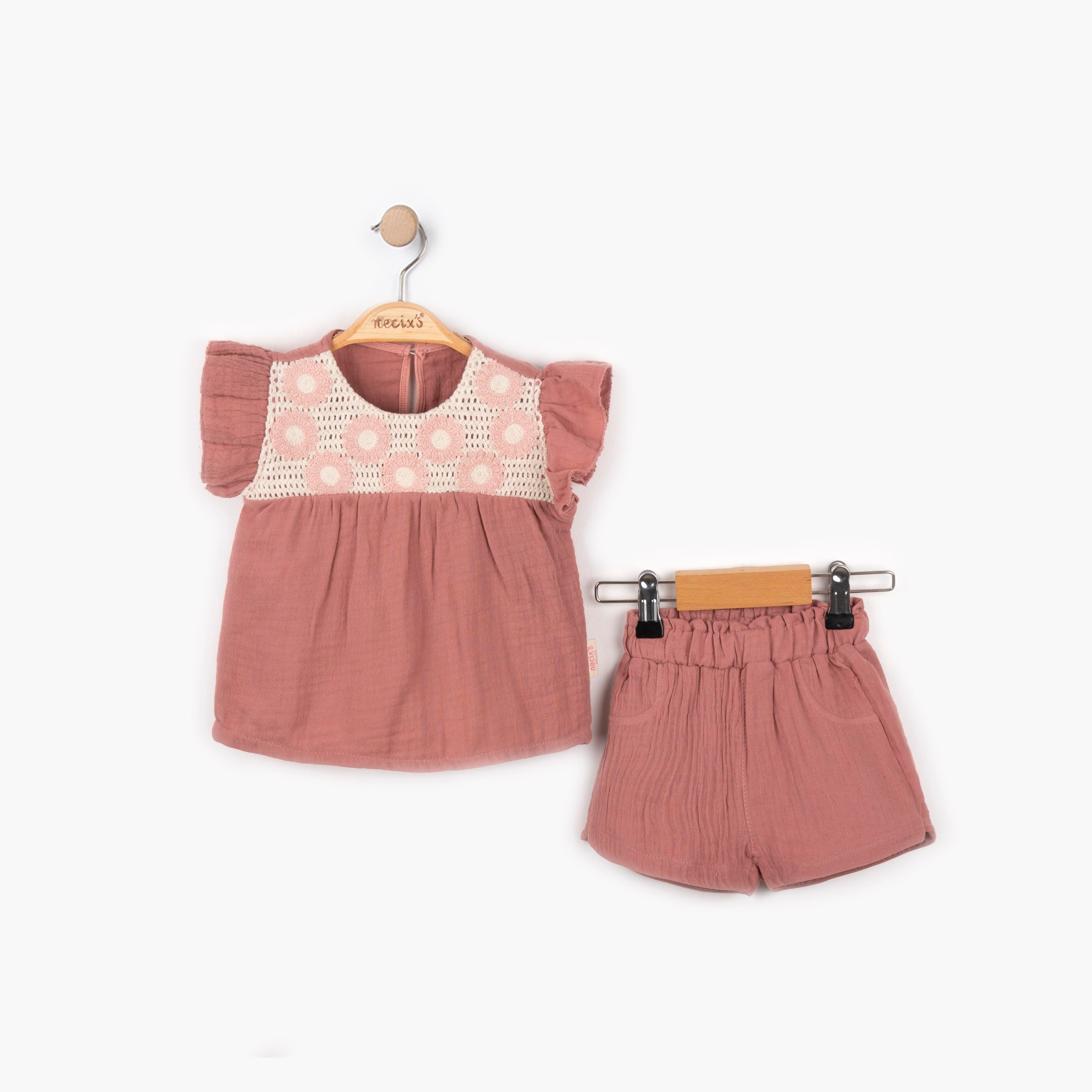 Çiçek Detaylı Şortlu İkili Takım