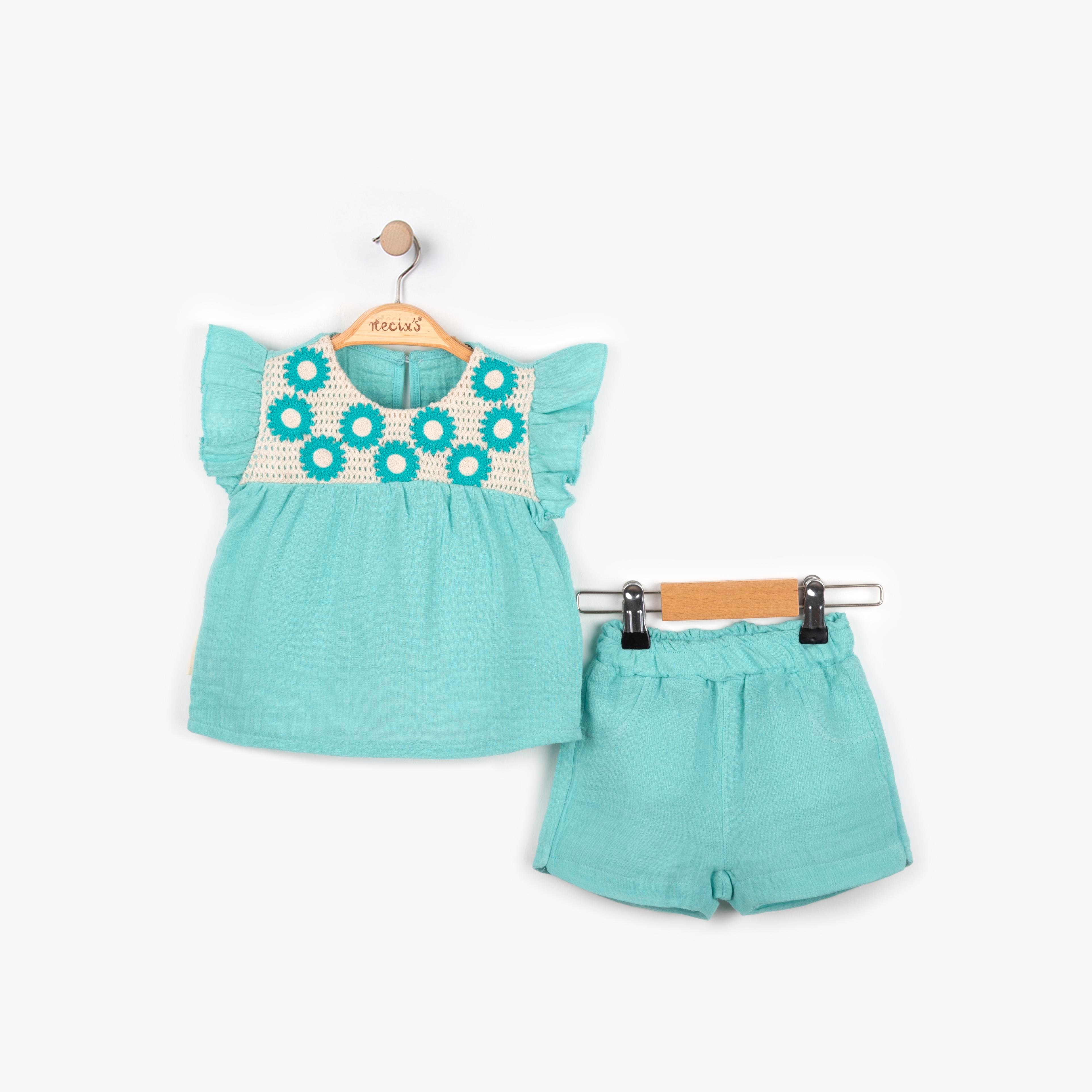 Çiçek Detaylı Şortlu İkili Takım