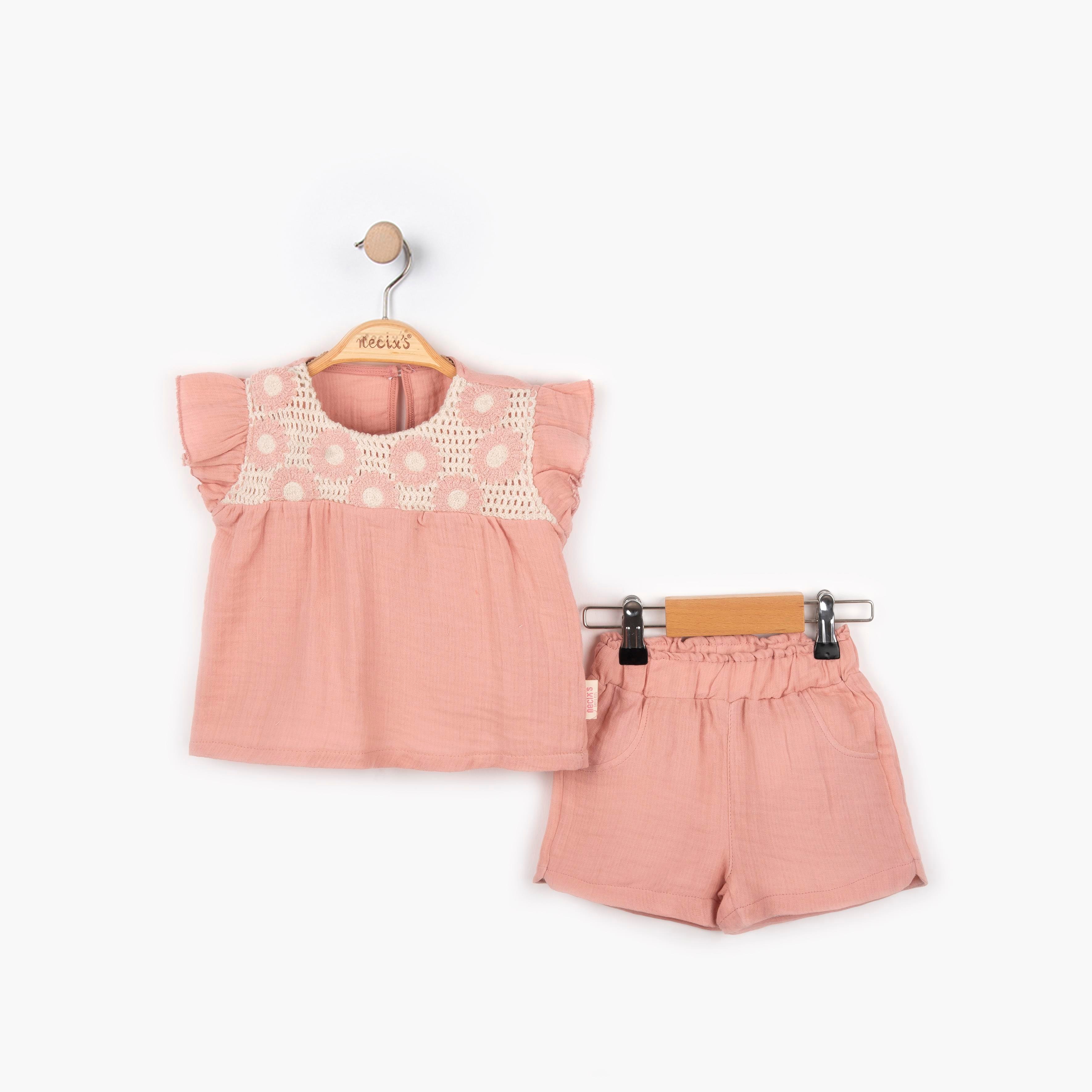 Çiçek Detaylı Şortlu İkili Takım