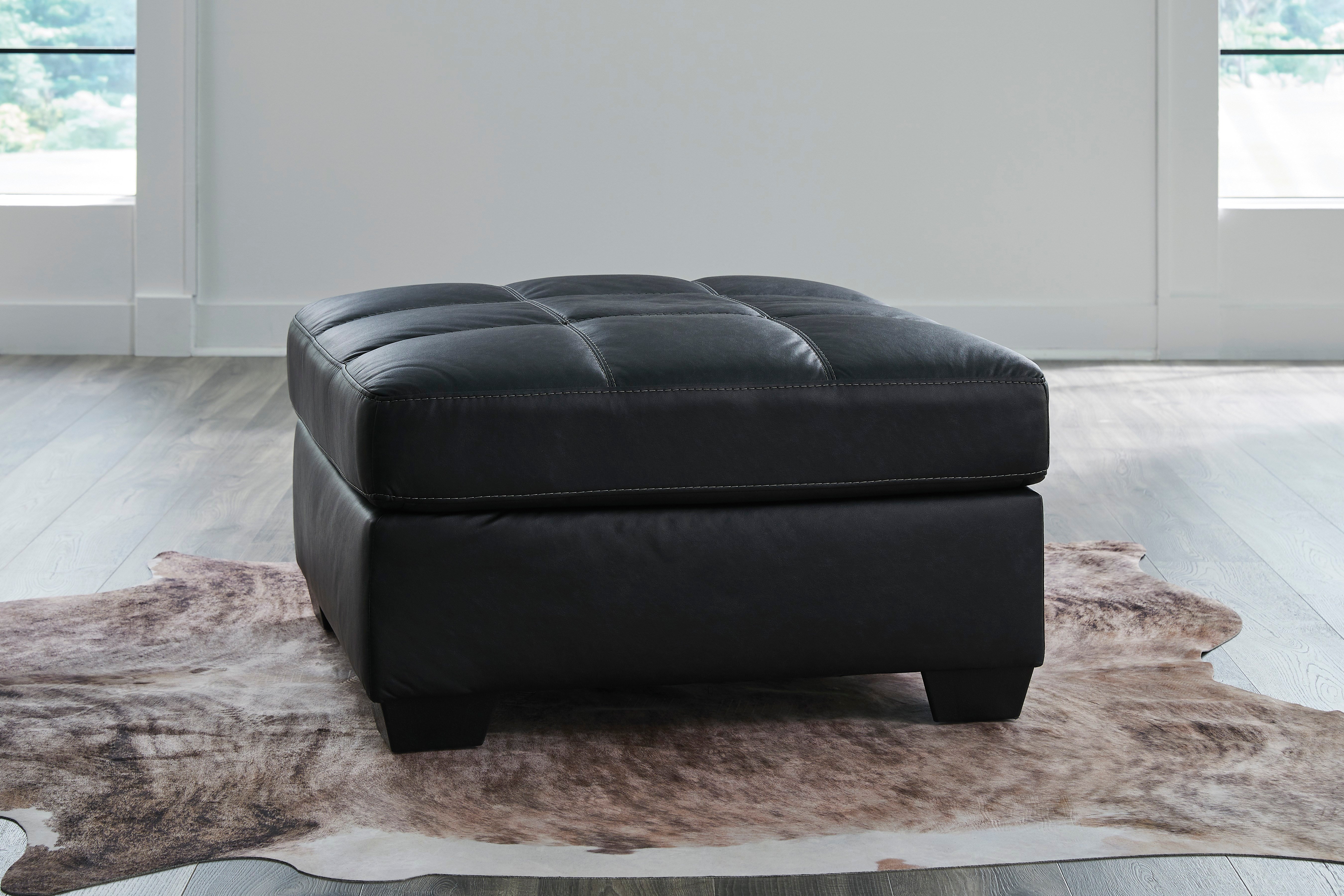 Barlin Mills Oversized Puf