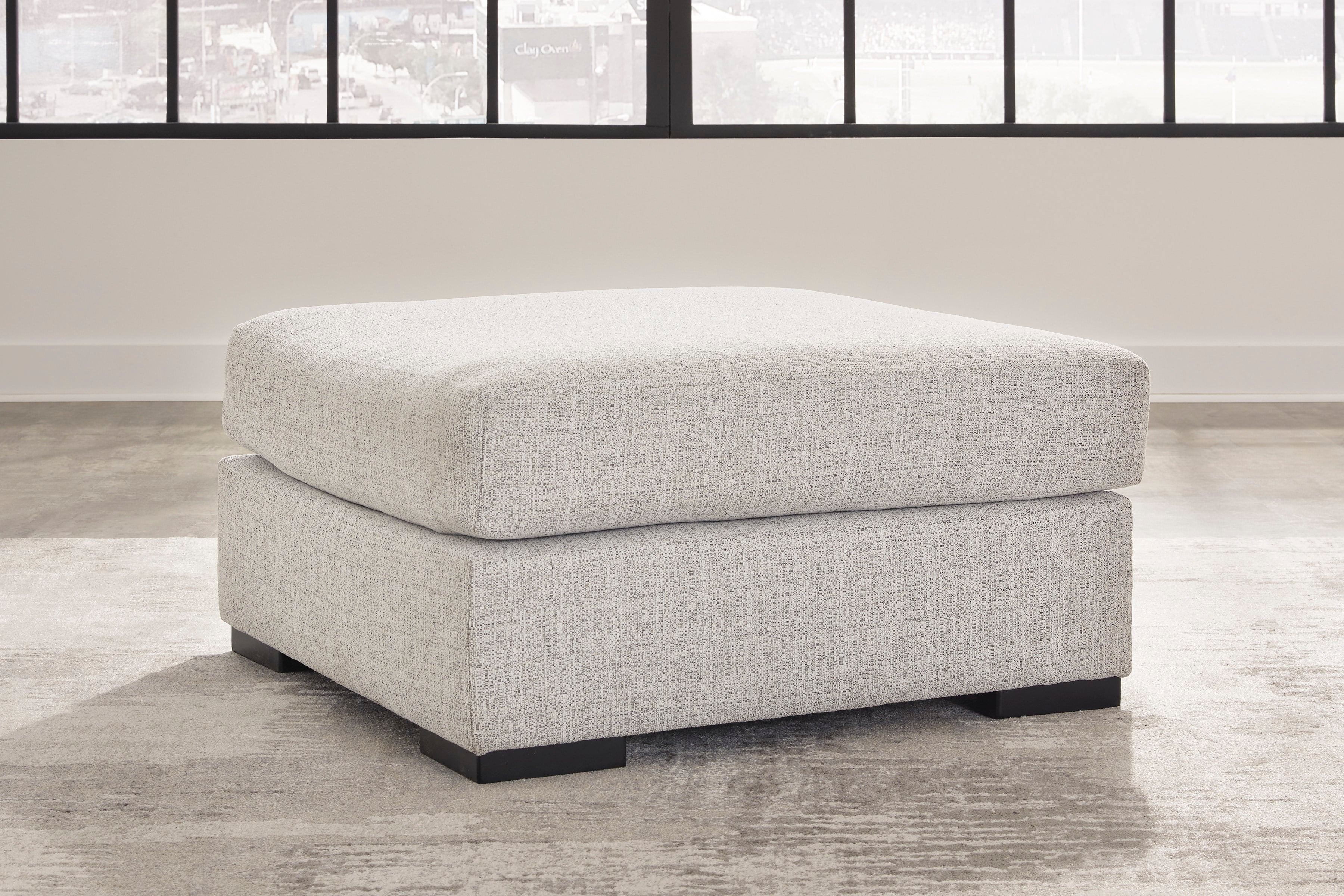 Larce Oversized Puf