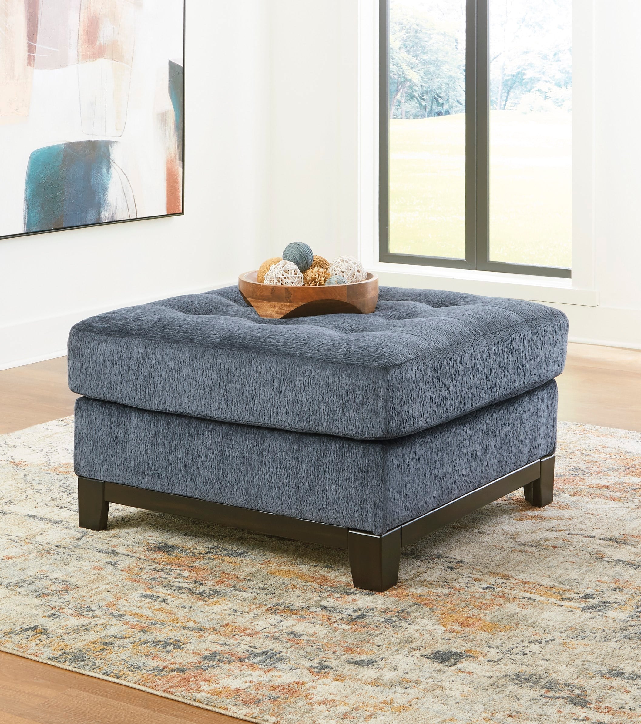 Maxon Place Oversized Puf
