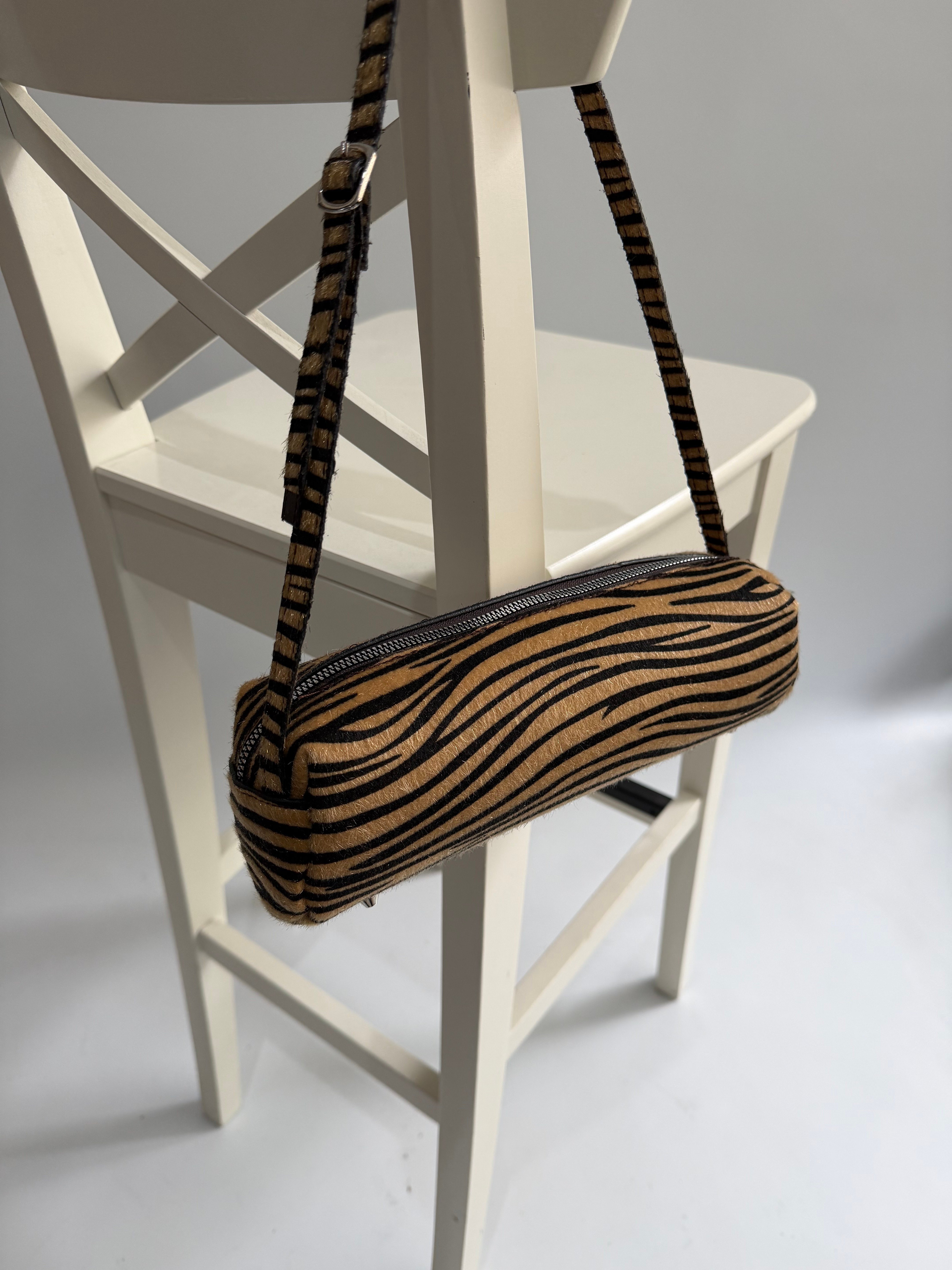 Baget Model El Ve Kadın Omuz Çantası Baget Çanta Zebra Desen