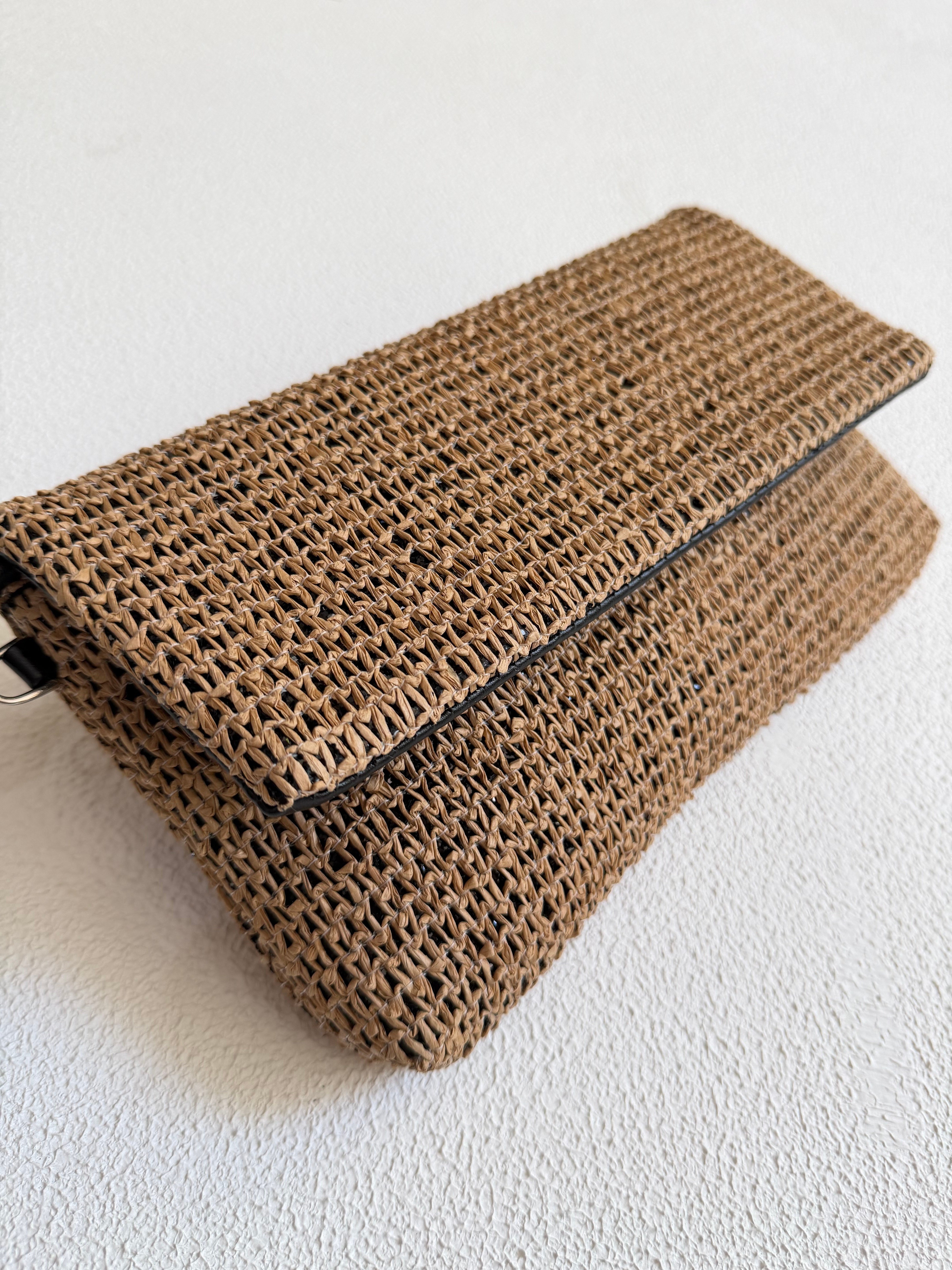 Sade Model Clutch Çanta , Portföy Çanta , El Çantası  Hasır Cam Kırığı Siyah