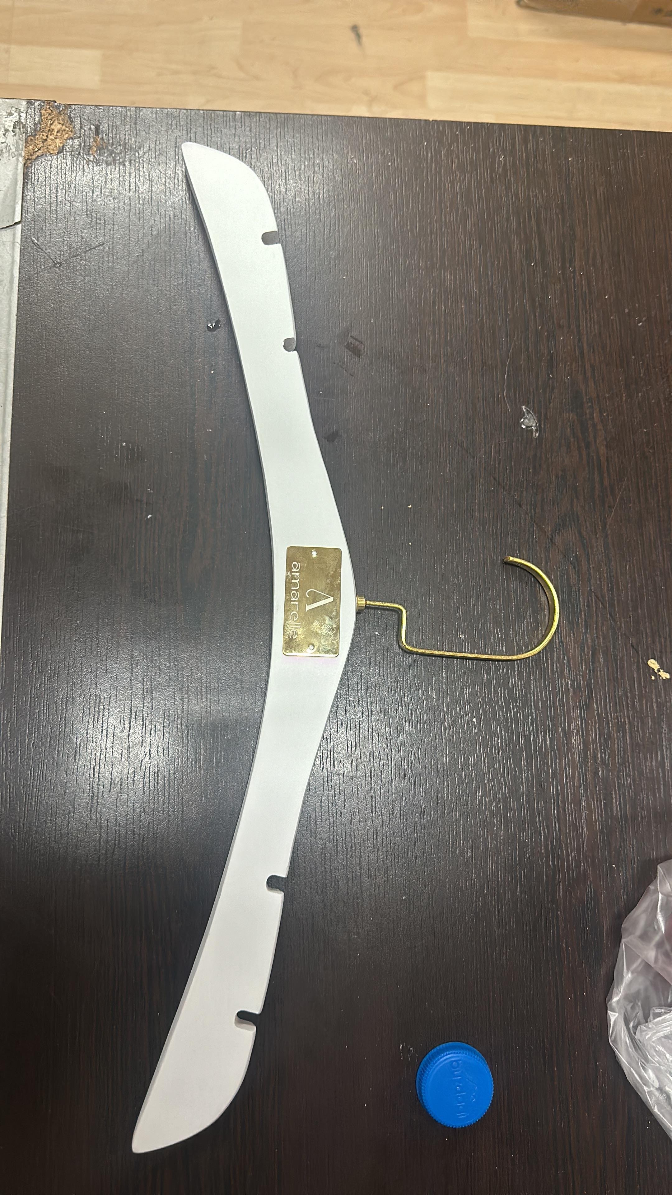 100 adet beyaz gelinlik askısı, 50 adet beyaz elbise askısı, 50 adet beyaz pantolon askısı gold Amerikan kanca gold mandal baskısız