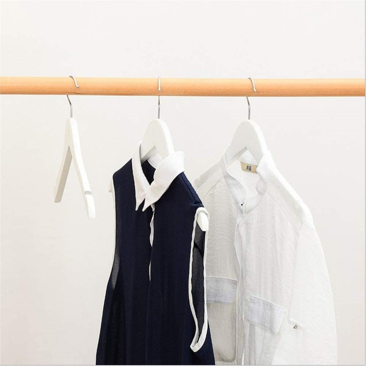 12 Adet Beyaz Ahşap Gömlek Askısı Ahşap Bluz Kaban Askısı Beyaz Boyalı 43 cm