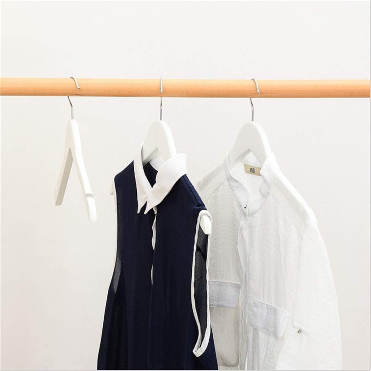 12 Adet Beyaz Ahşap Gömlek Askısı Ahşap Bluz Kaban Askısı Beyaz Boyalı 43 cm