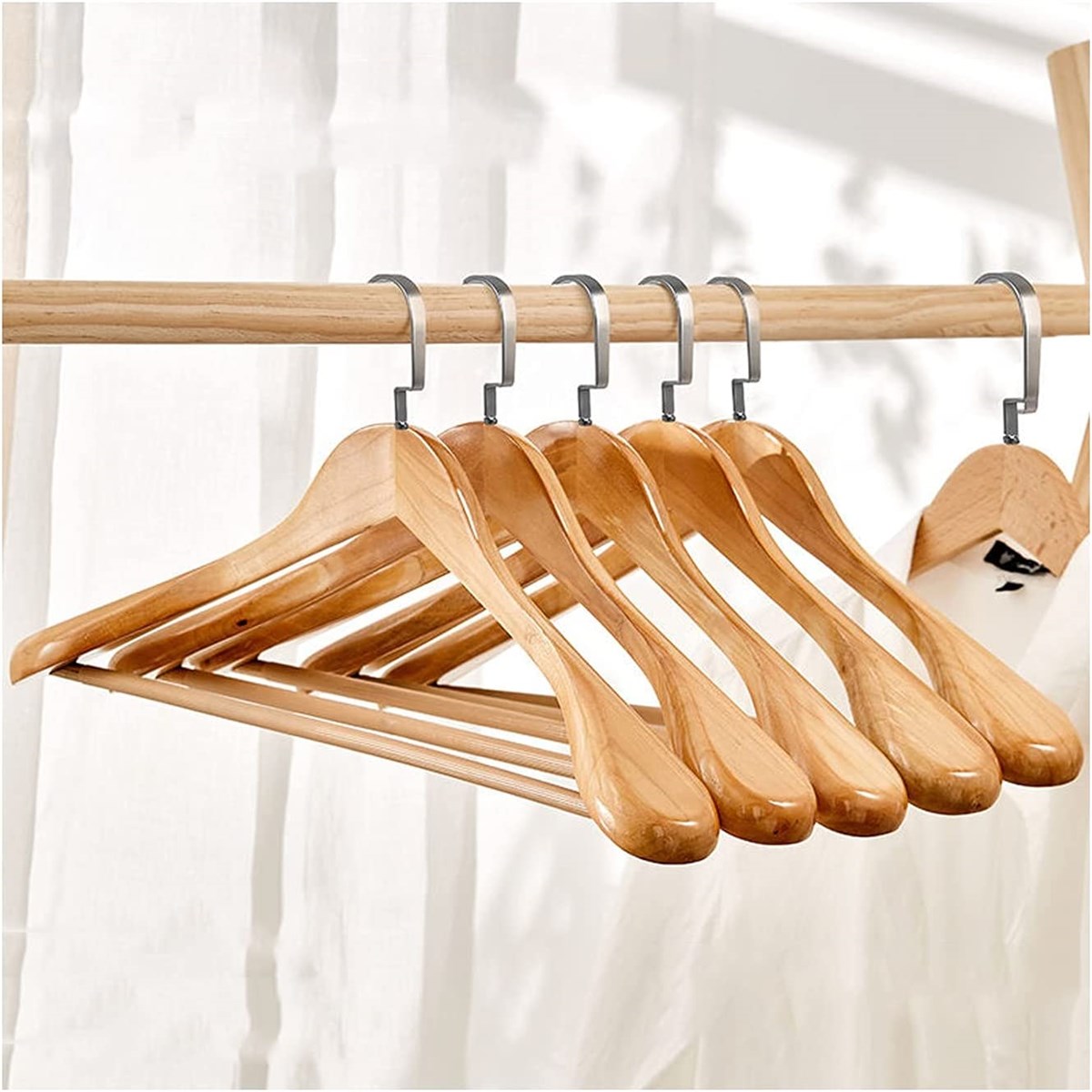 25  Adet Ahşap Ceket Askısı  Kalın Omuzlu Ahşap Kaban  Askısı Takım Elbise Askısı Vernikli Nikel Lüks Kanca 45 Cm