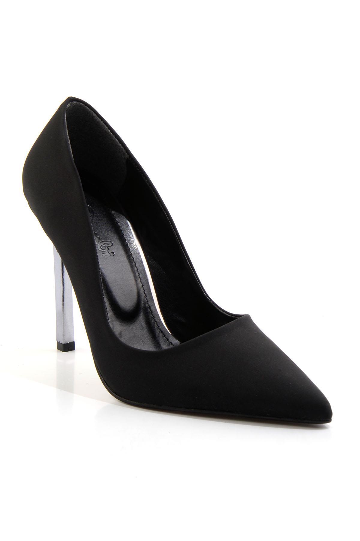 Mat Siyah  Kadın Klasik Topuklu Ayakkabı K01614100038