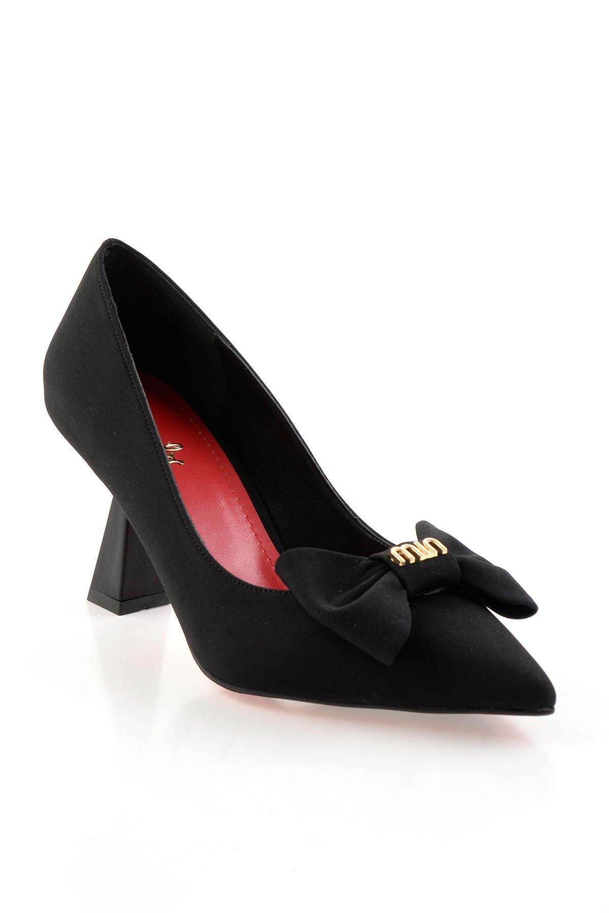 Mat Siyah  Kadın Klasik Topuklu Ayakkabı K01231461138