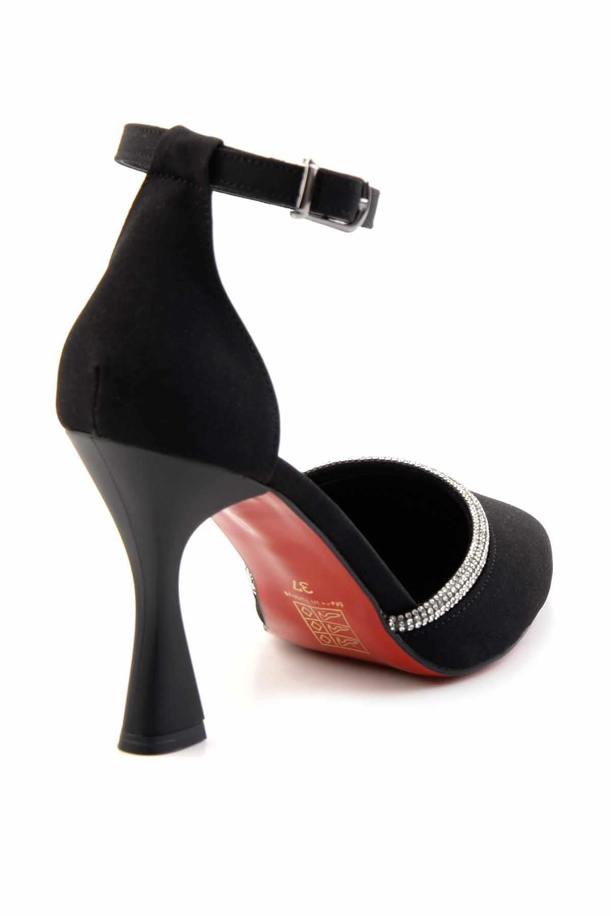 Mat Siyah  Kadın Klasik Topuklu Ayakkabı K01038006038
