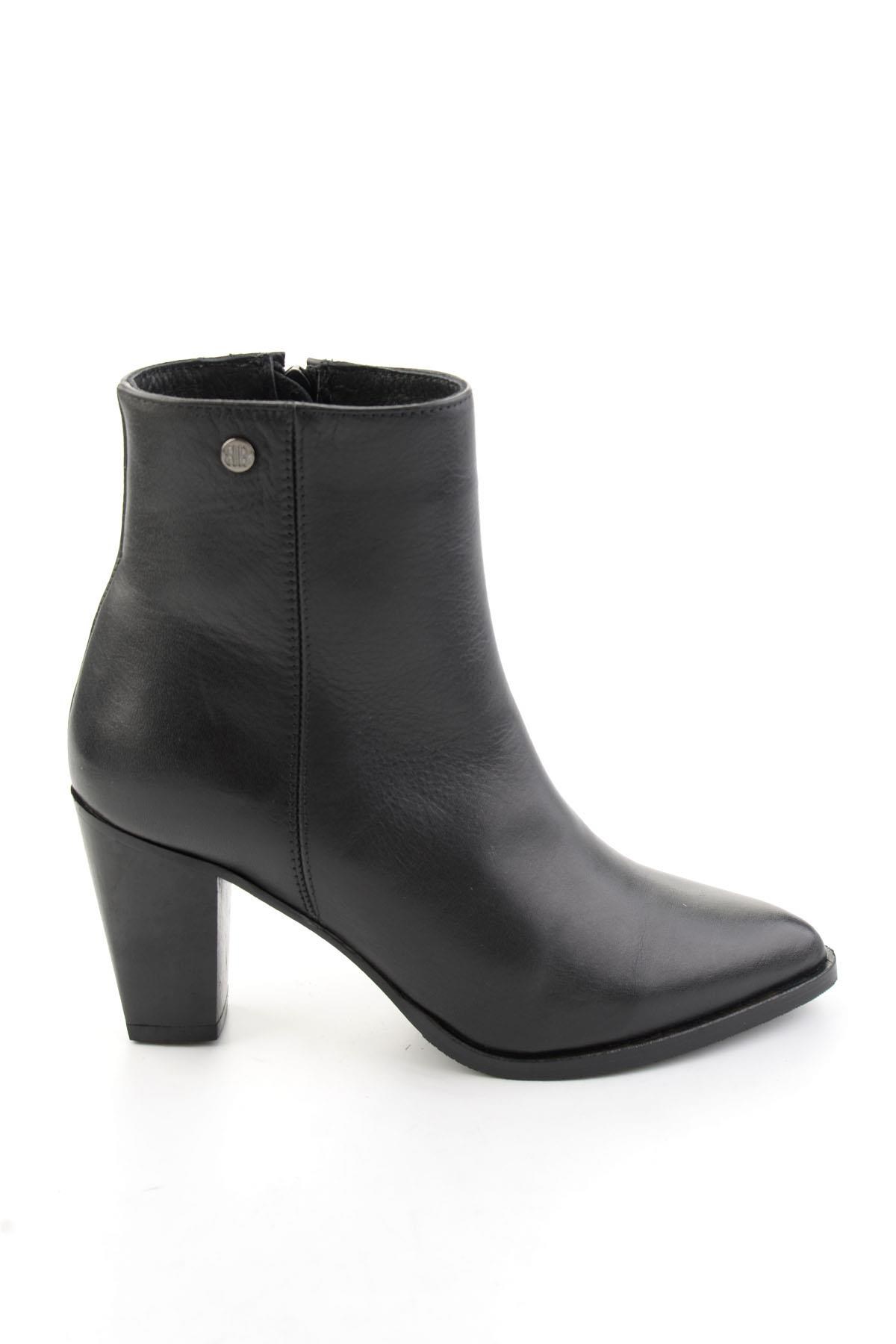 Siyah Baskı Detaylı Hakiki Deri Kadın Bot & Bootie K02750740710
