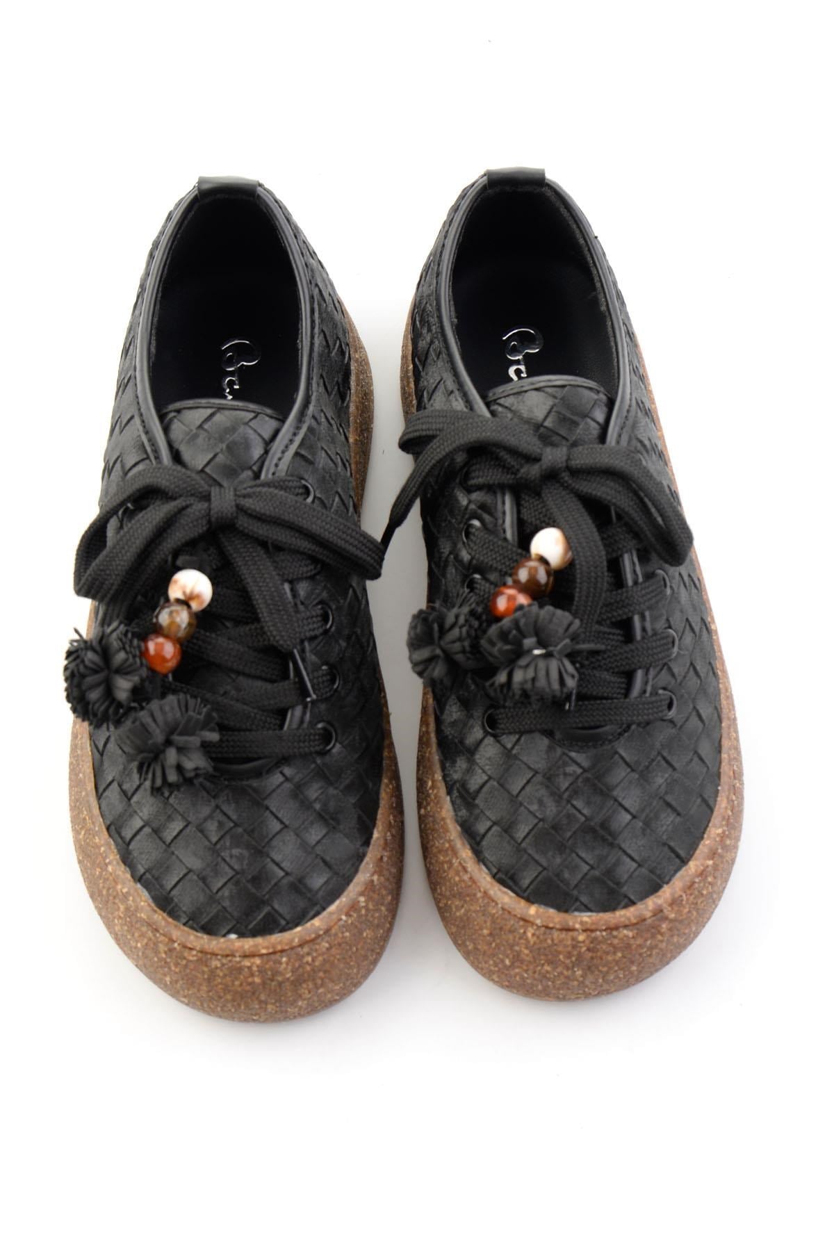 Siyah Baskı Detaylı  Kadın Sneaker K01646000410