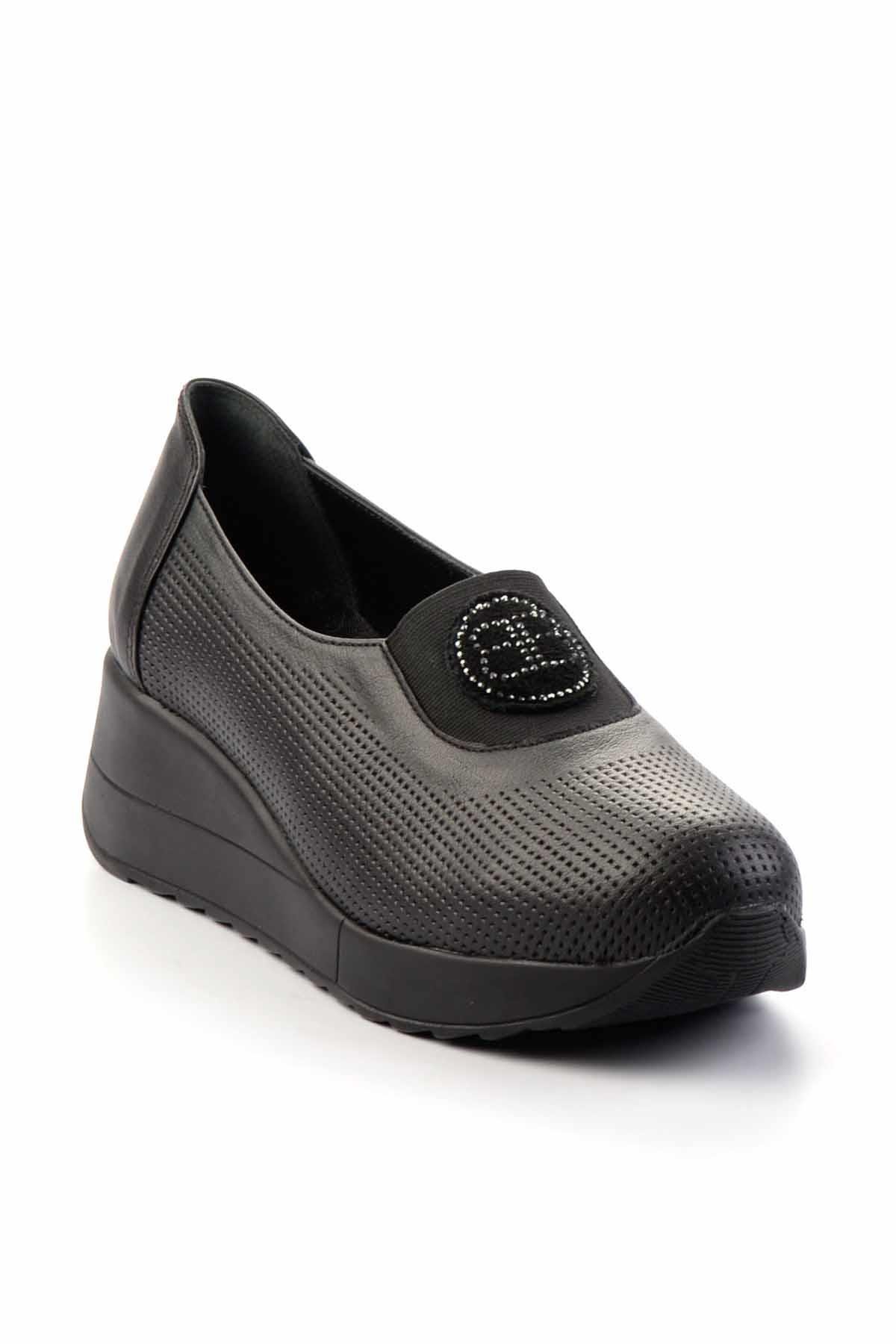 Siyah Hakiki Deri Kadın Casual Ayakkabı K01586391003