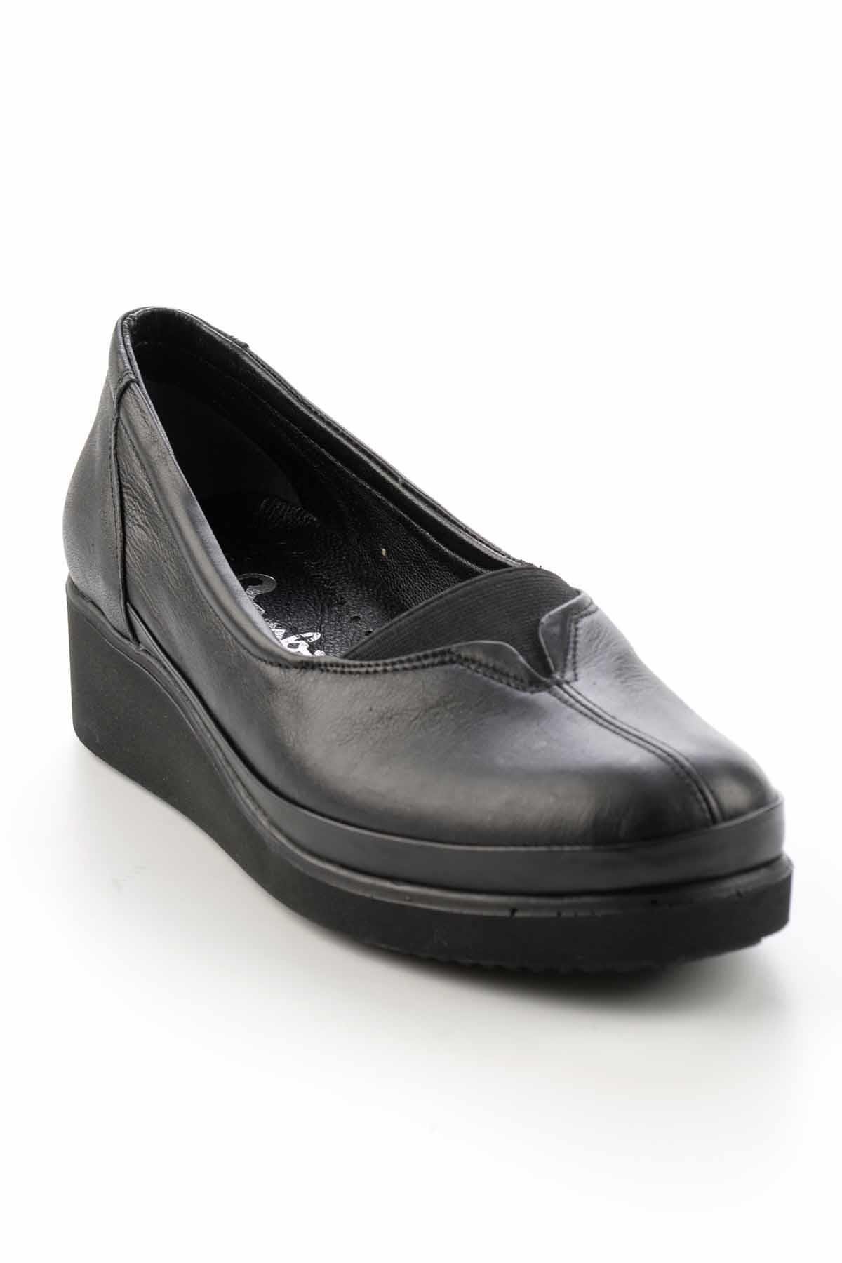 Siyah Hakiki Deri Kadın Casual Ayakkabı K01586060103