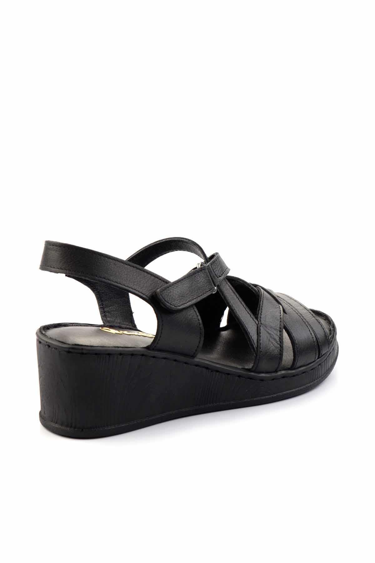 Siyah Hakiki Deri Kadın Dolgu Topuklu Ayakkabı K05466057203