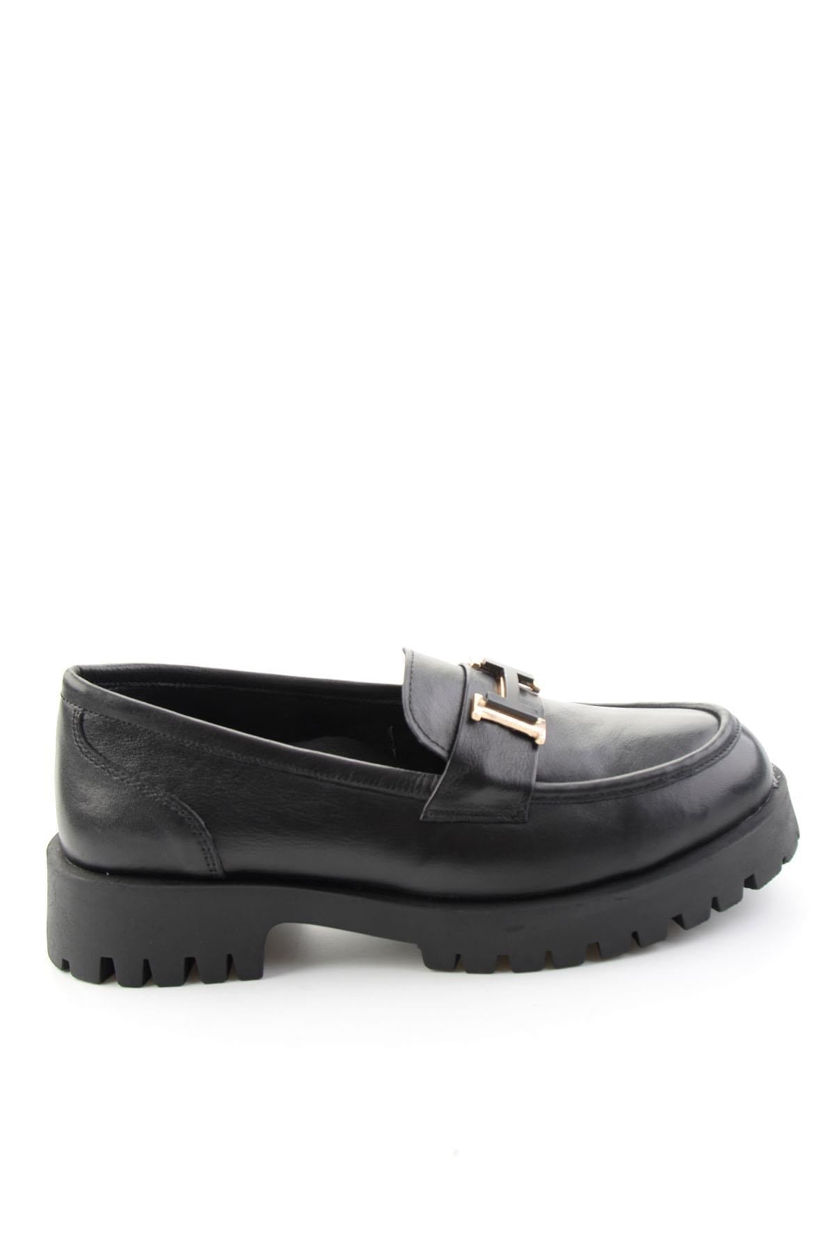 Siyah Hakiki Deri Kadın Loafer Ayakkabı K01821097103