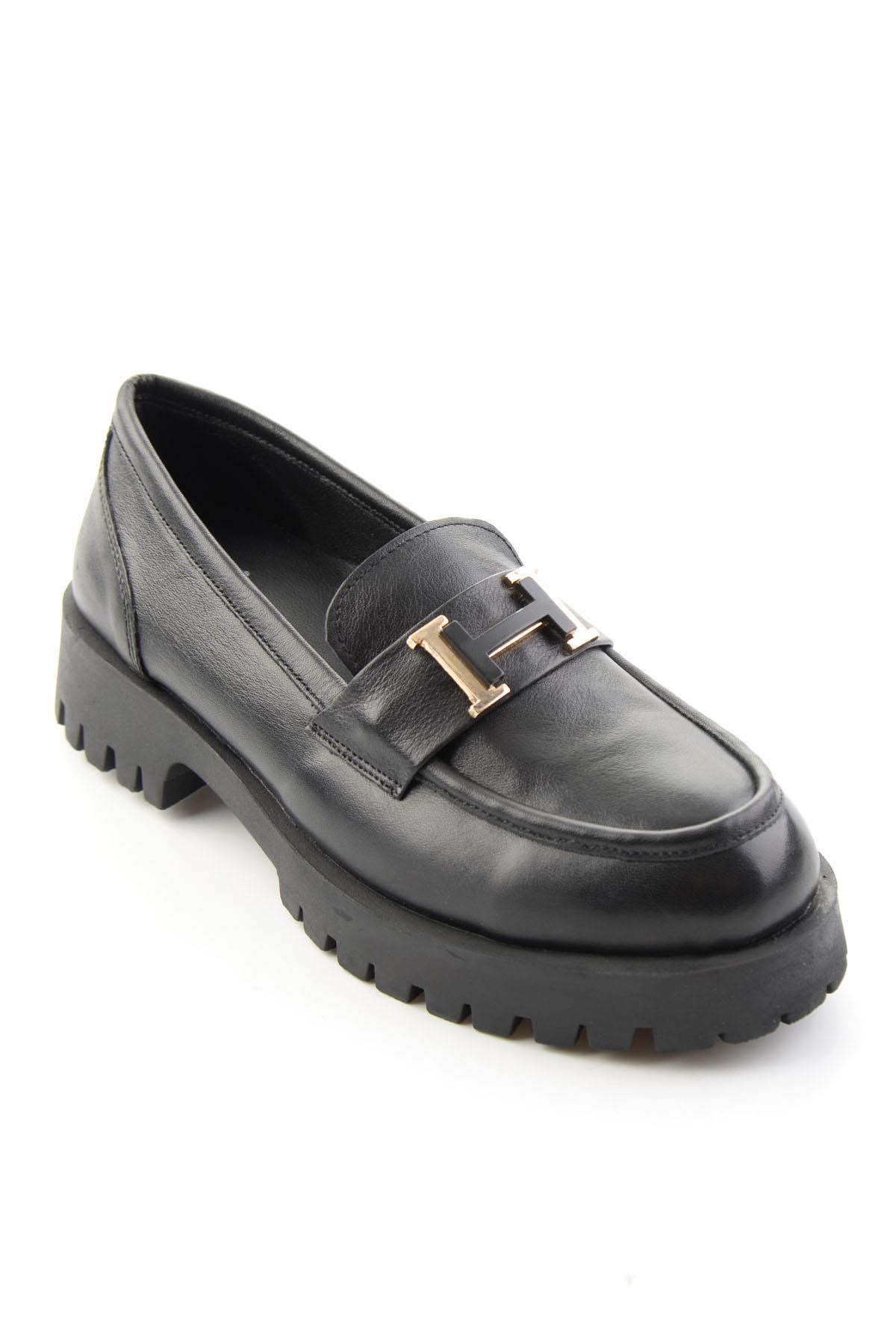 Siyah Hakiki Deri Kadın Loafer Ayakkabı K01821097103