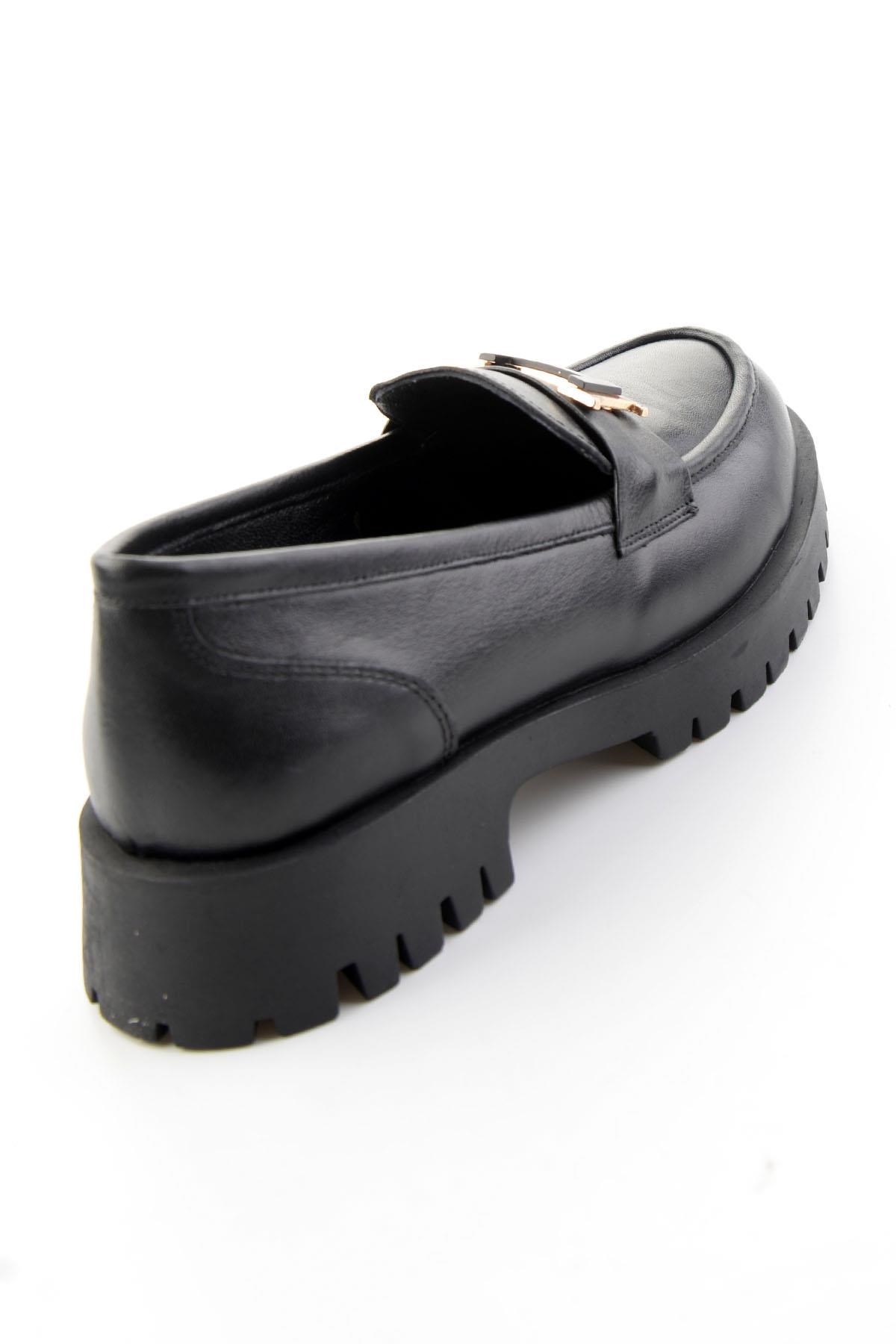 Siyah Hakiki Deri Kadın Loafer Ayakkabı K01821097103