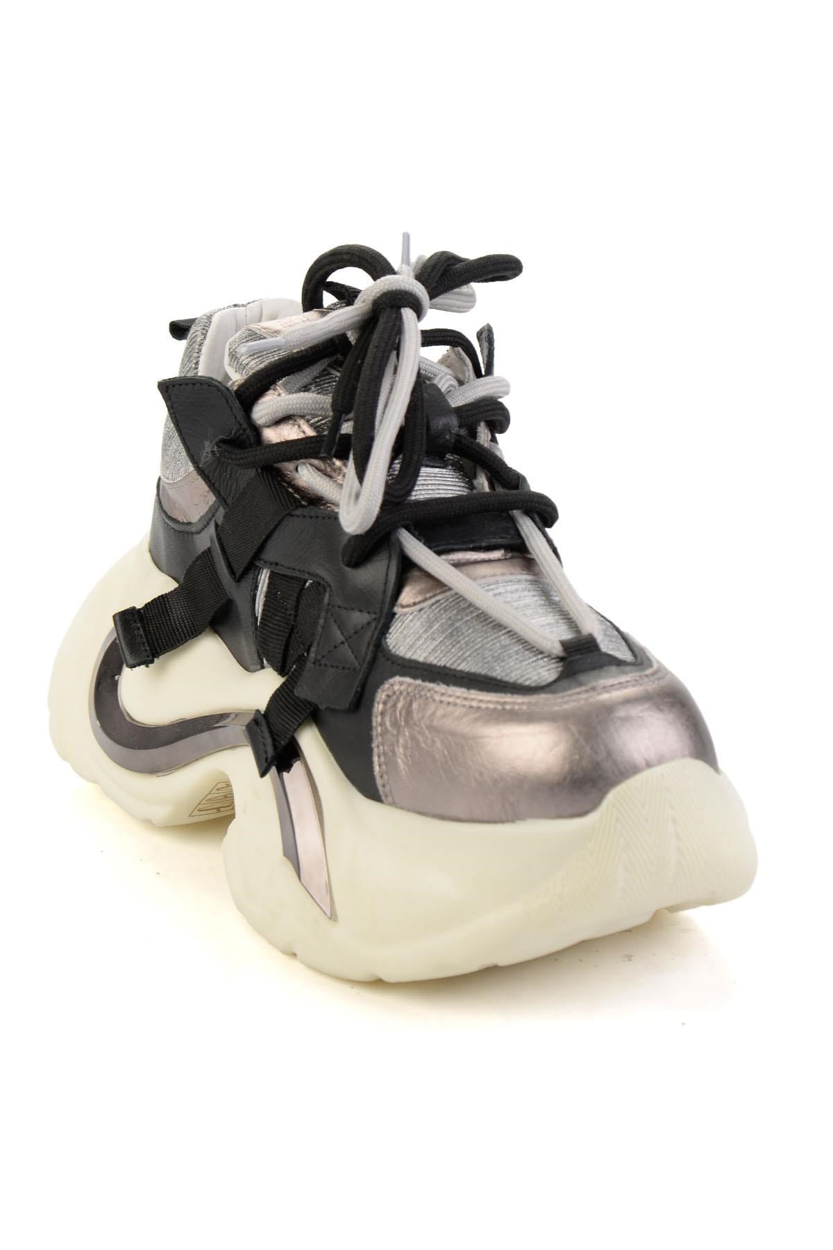 Siyah Hakiki Deri Kadın Sneaker K01480005303