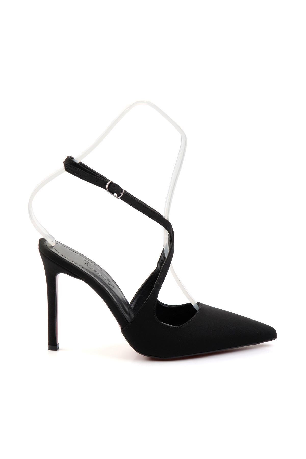 Siyah  Kadın Klasik Topuklu Ayakkabı K01565041171