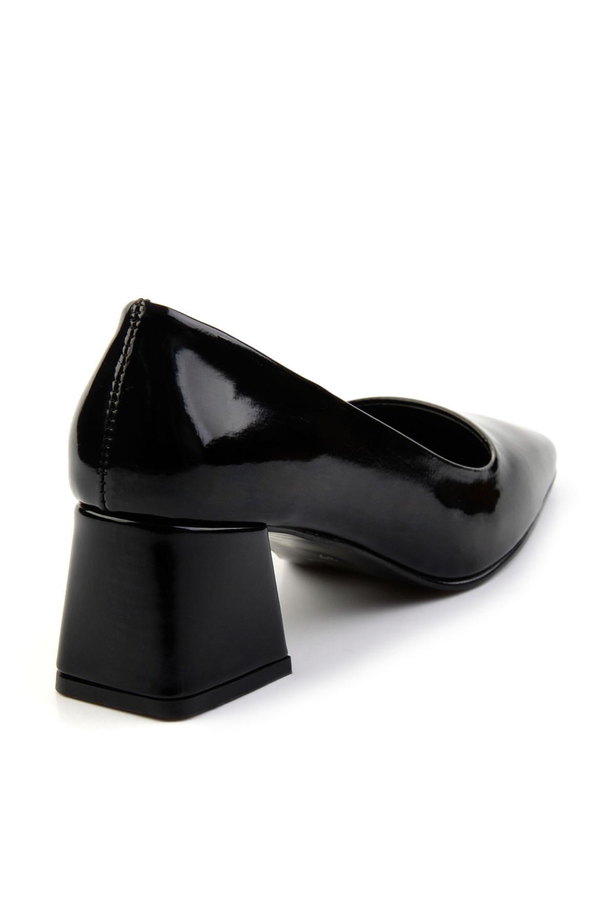 Siyah  Kadın Klasik Topuklu Ayakkabı K01992111198