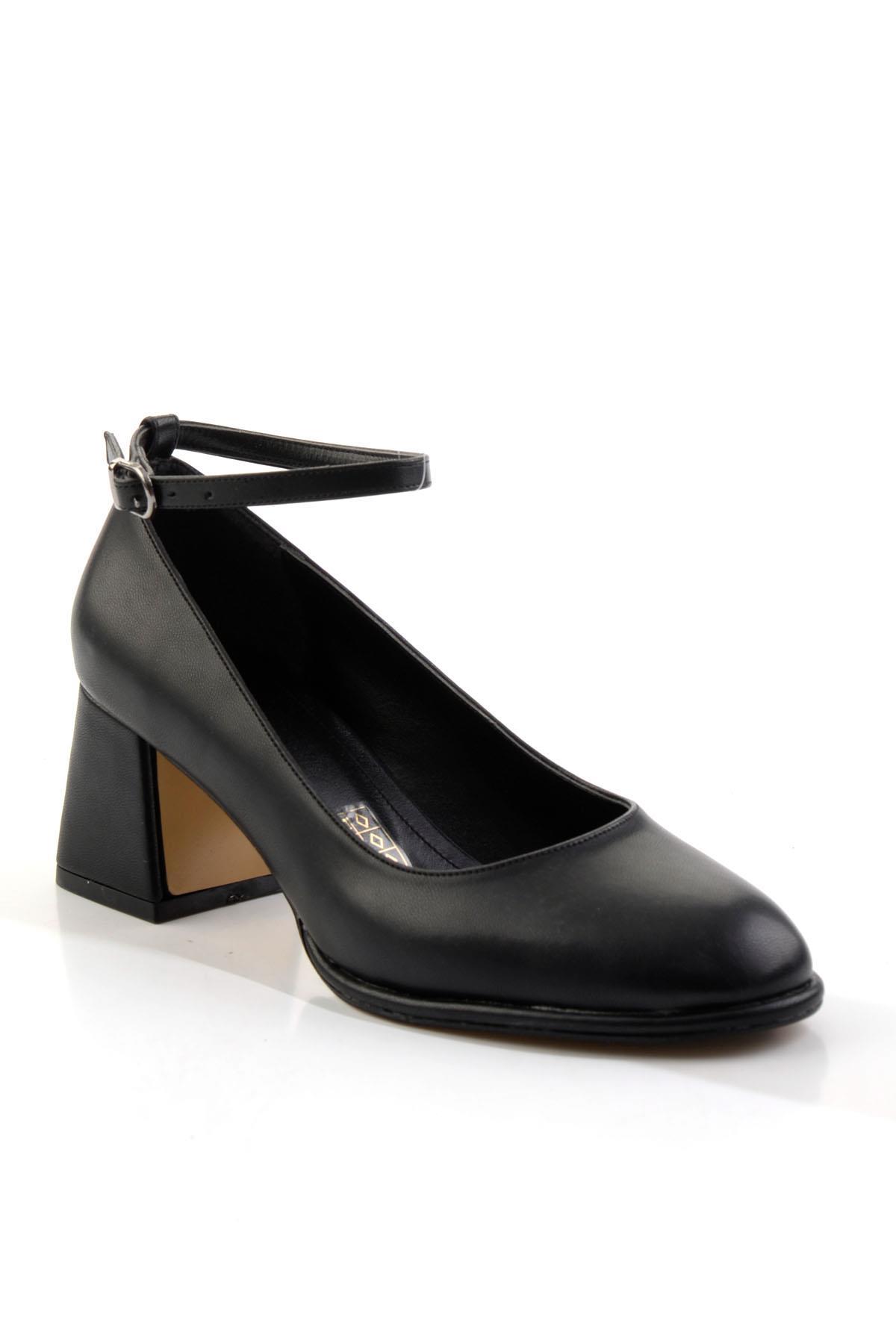 Siyah  Kadın Klasik Topuklu Ayakkabı K01231467609