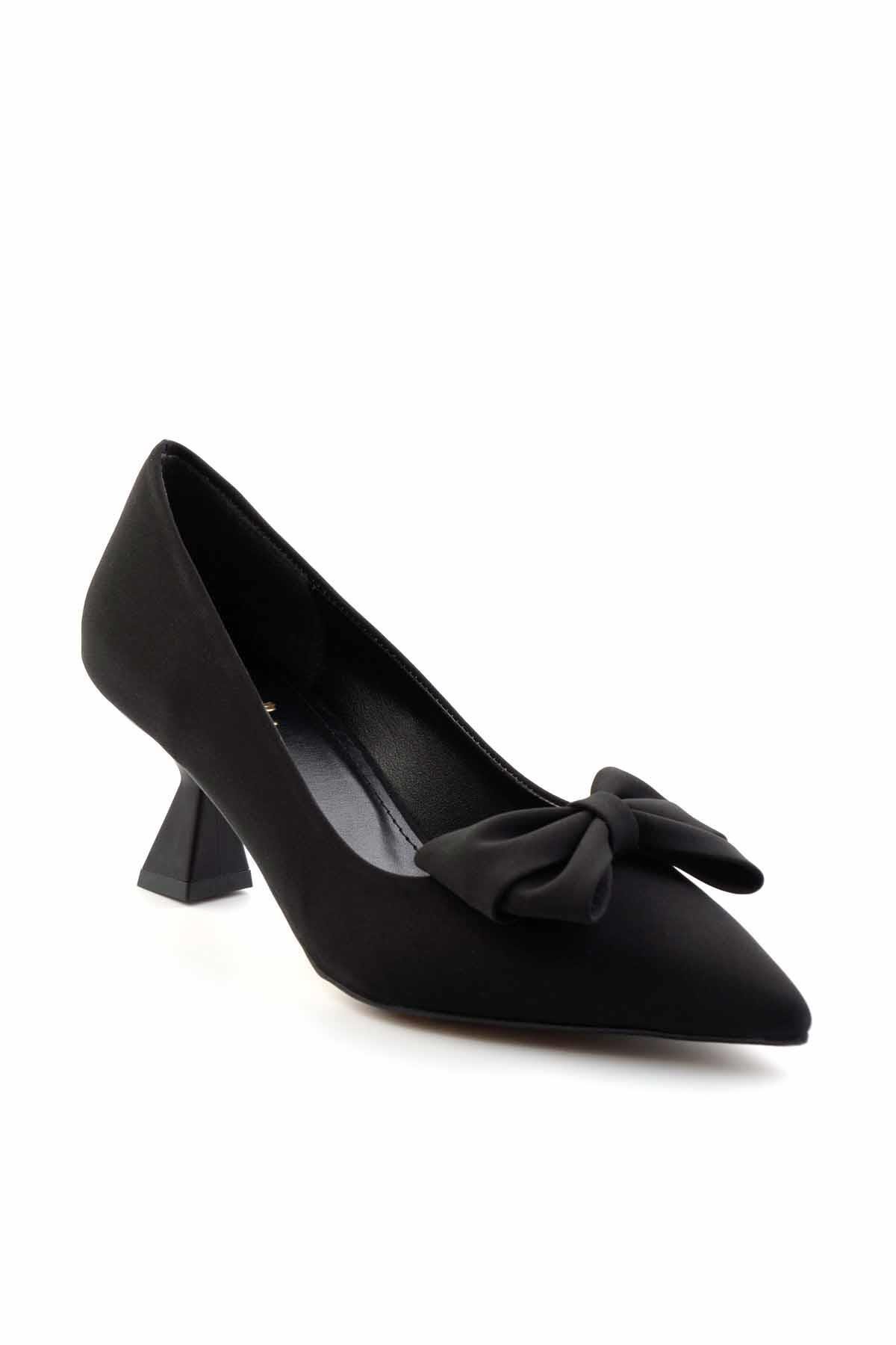 Siyah  Kadın Klasik Topuklu Ayakkabı K01231404204