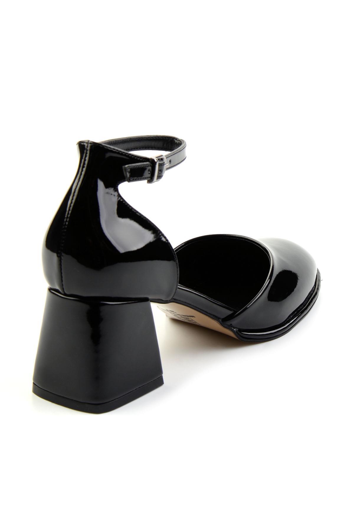 Siyah  Kadın Klasik Topuklu Ayakkabı K01231444308