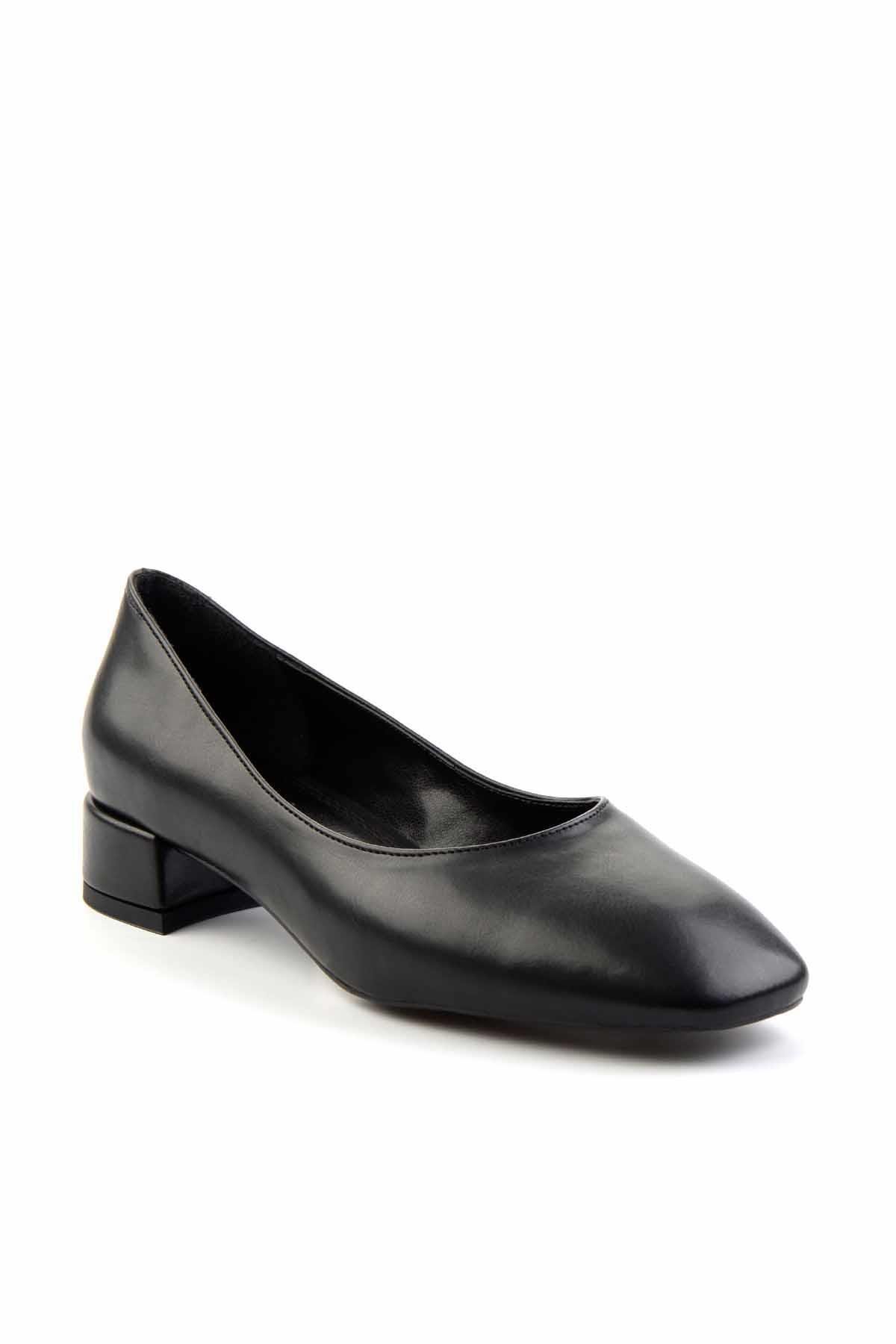 Siyah  Kadın Klasik Topuklu Ayakkabı K01188053109