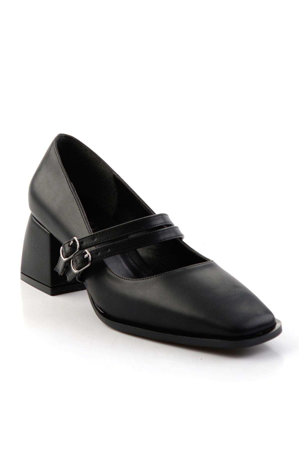 Siyah  Kadın Klasik Topuklu Ayakkabı K01565015609