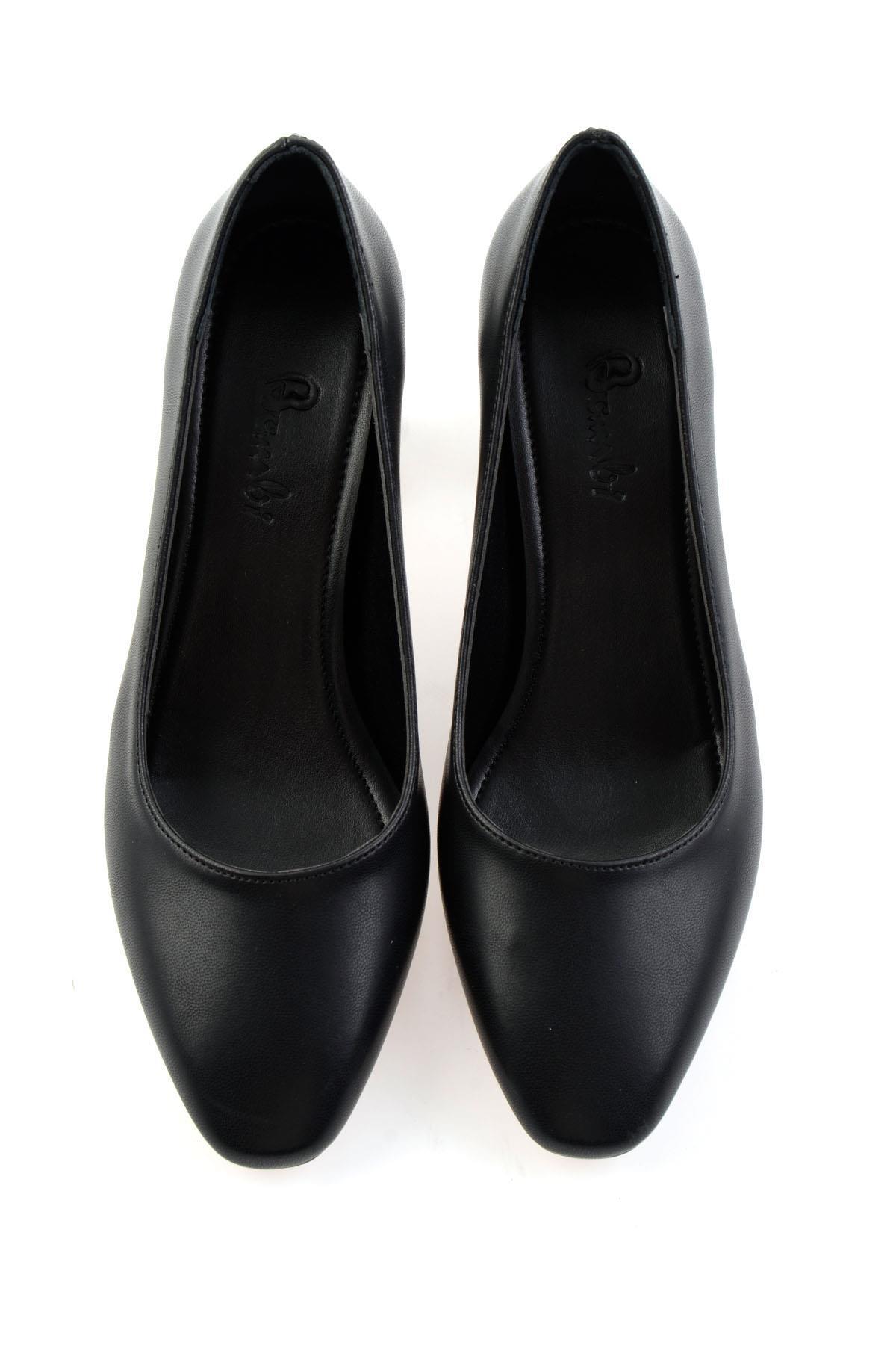 Siyah  Kadın Klasik Topuklu Ayakkabı K01213035509