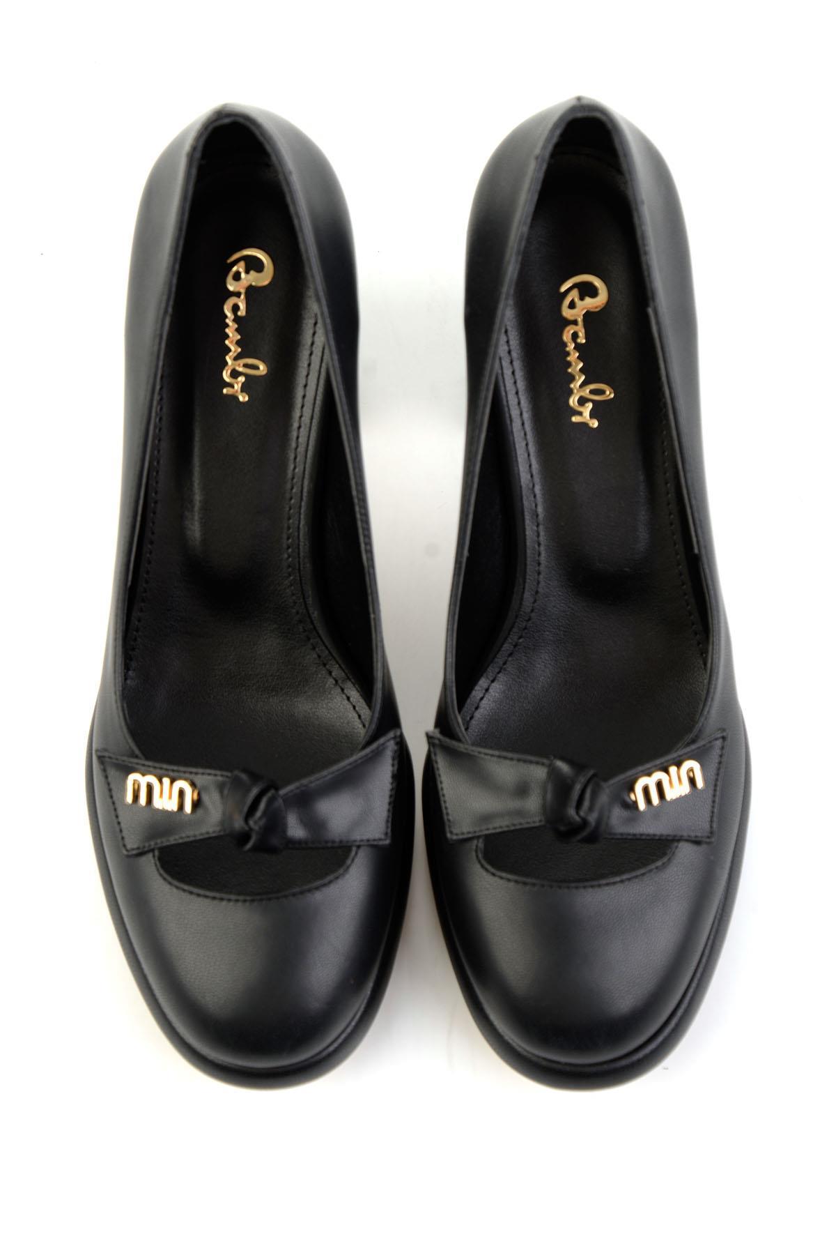 Siyah  Kadın Klasik Topuklu Ayakkabı K01231456009