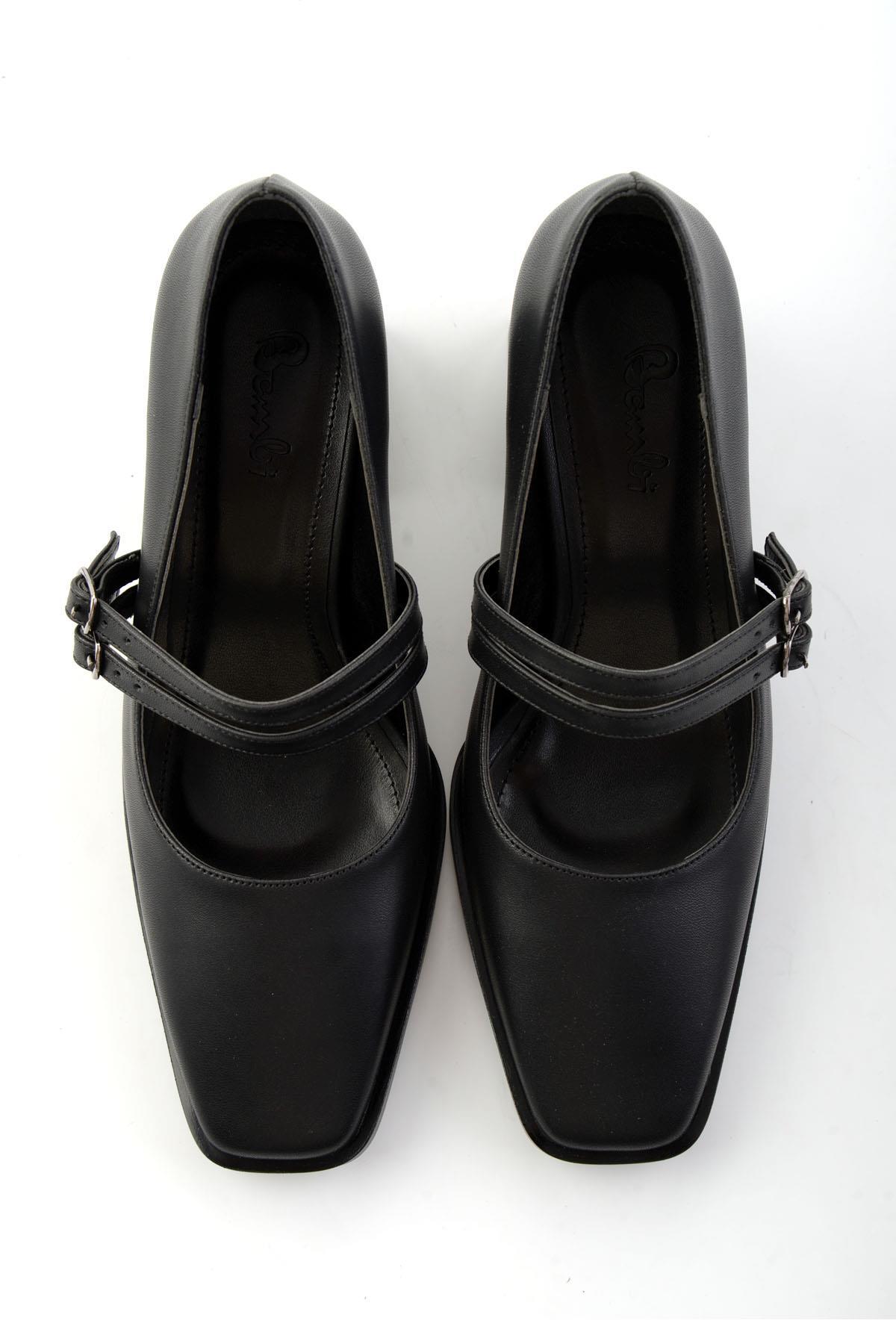 Siyah  Kadın Klasik Topuklu Ayakkabı K01565015609