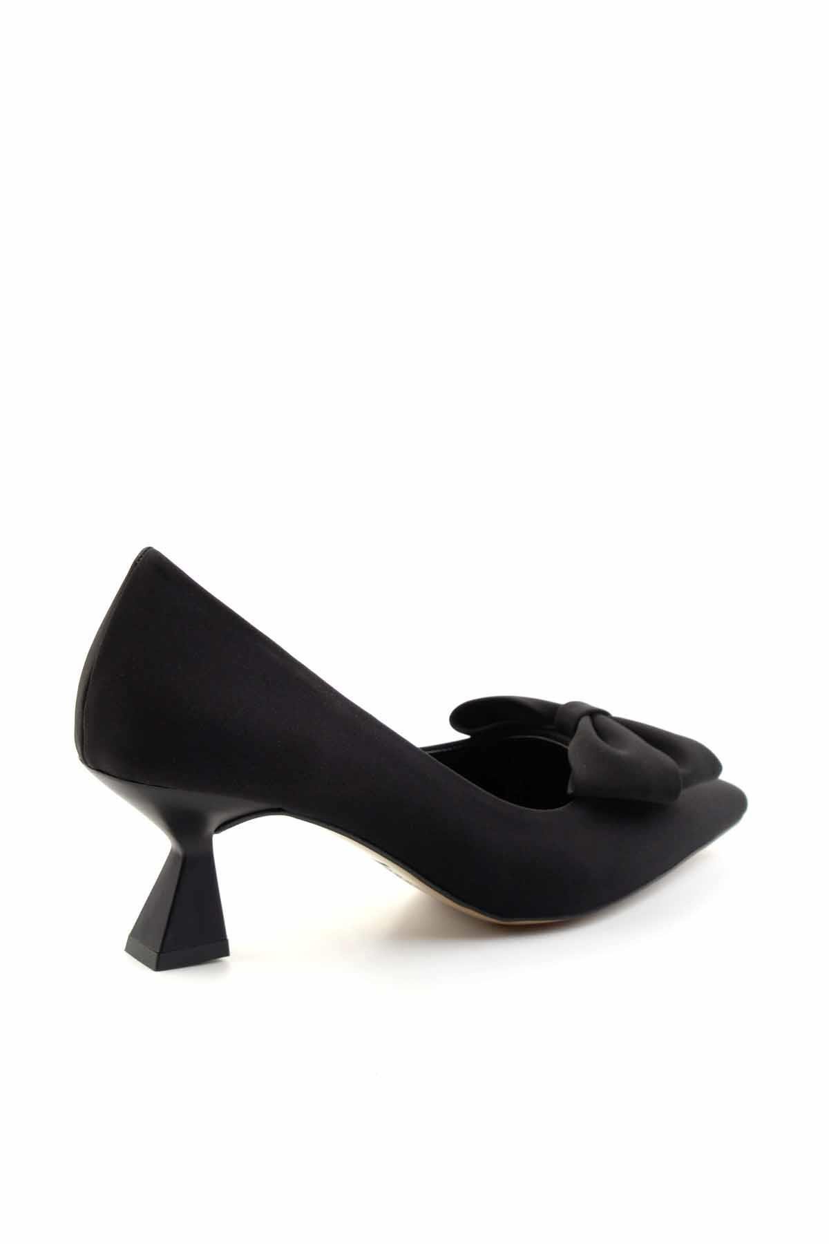 Siyah  Kadın Klasik Topuklu Ayakkabı K01231404204