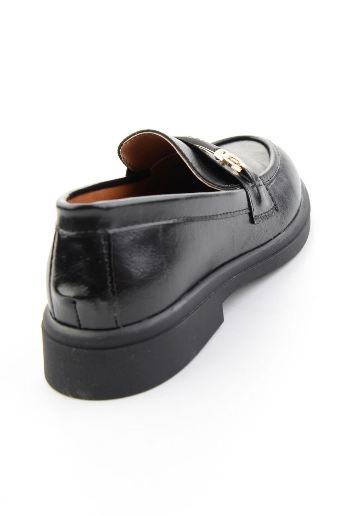 Siyah  Kadın Loafer Ayakkabı K01140006342