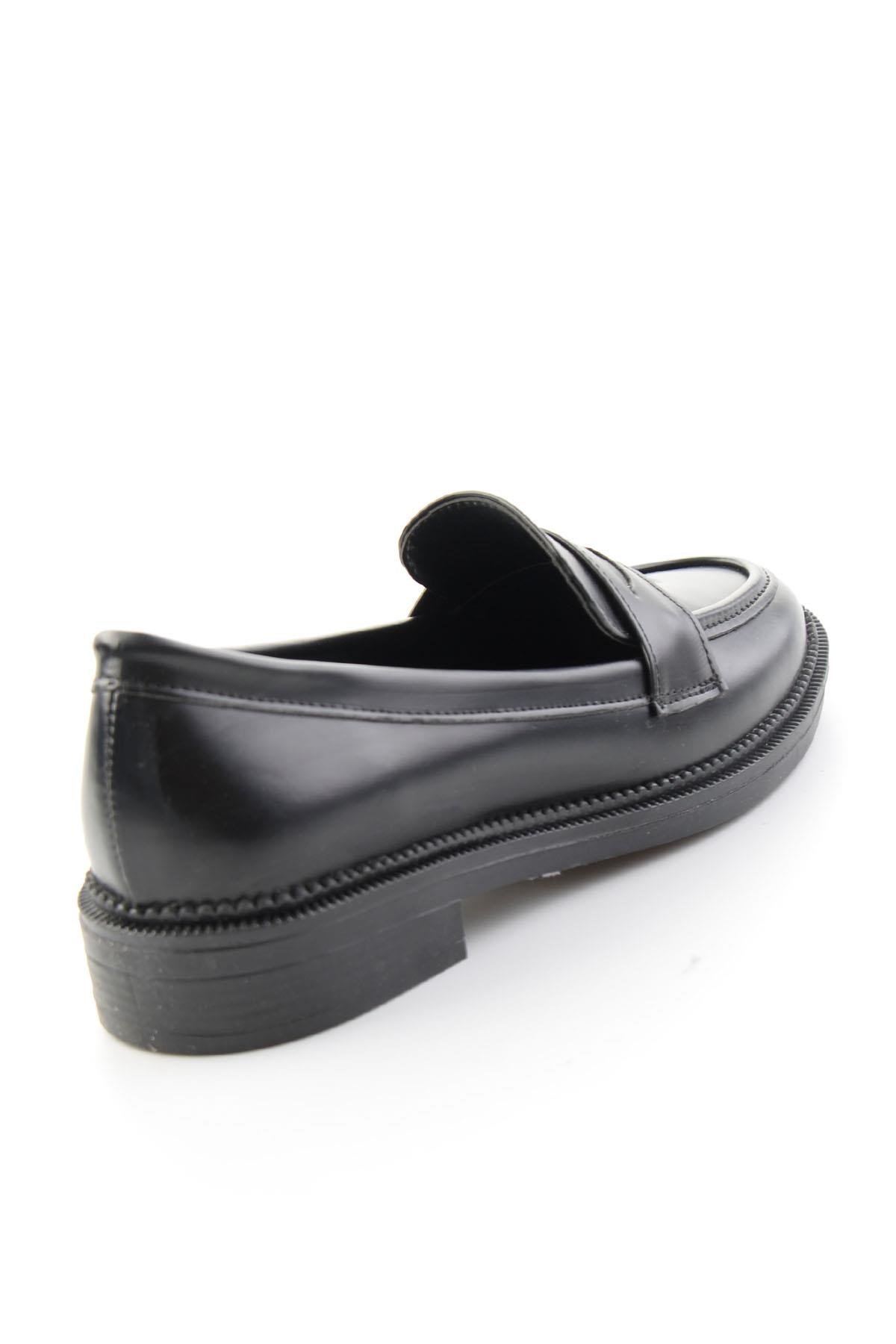 Siyah  Kadın Loafer Ayakkabı K01216100109