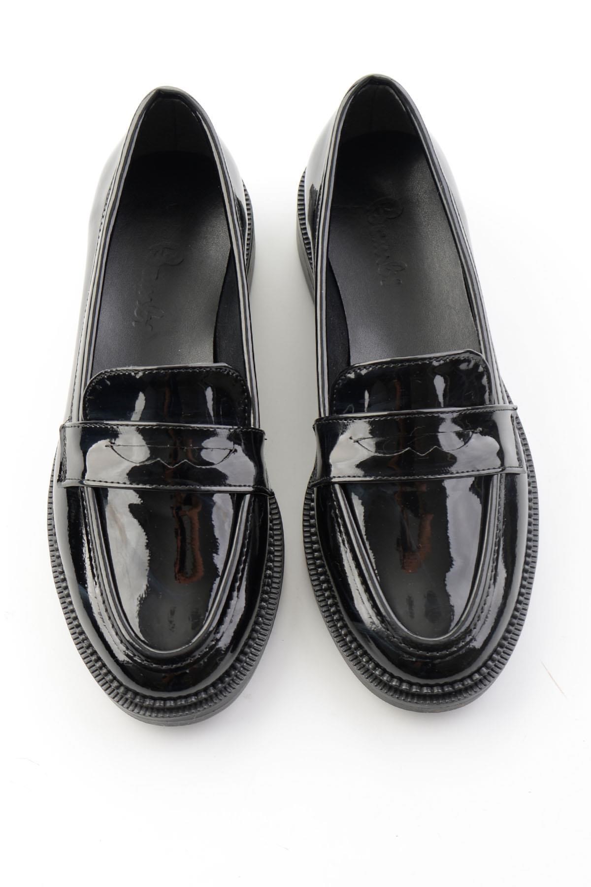 Siyah  Kadın Loafer Ayakkabı K01216100198
