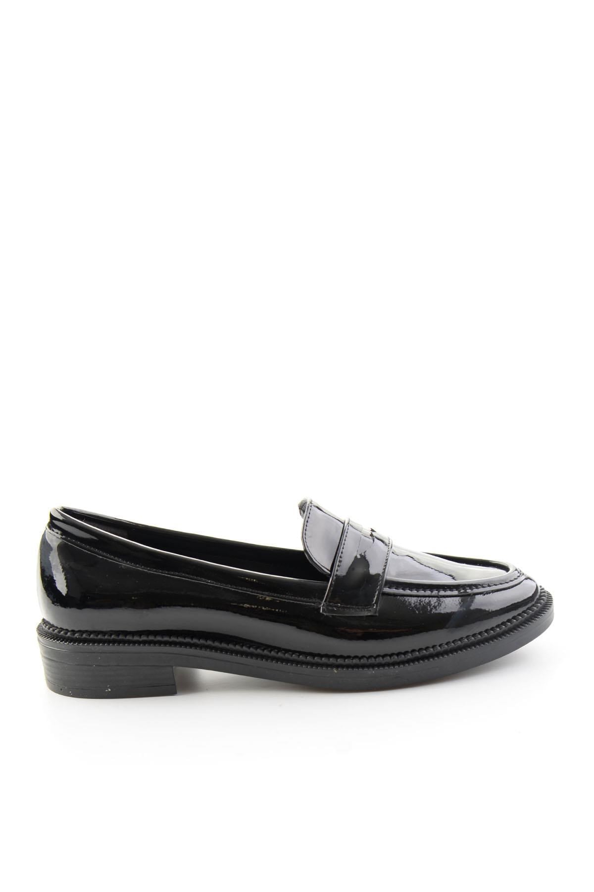 Siyah  Kadın Loafer Ayakkabı K01216100198