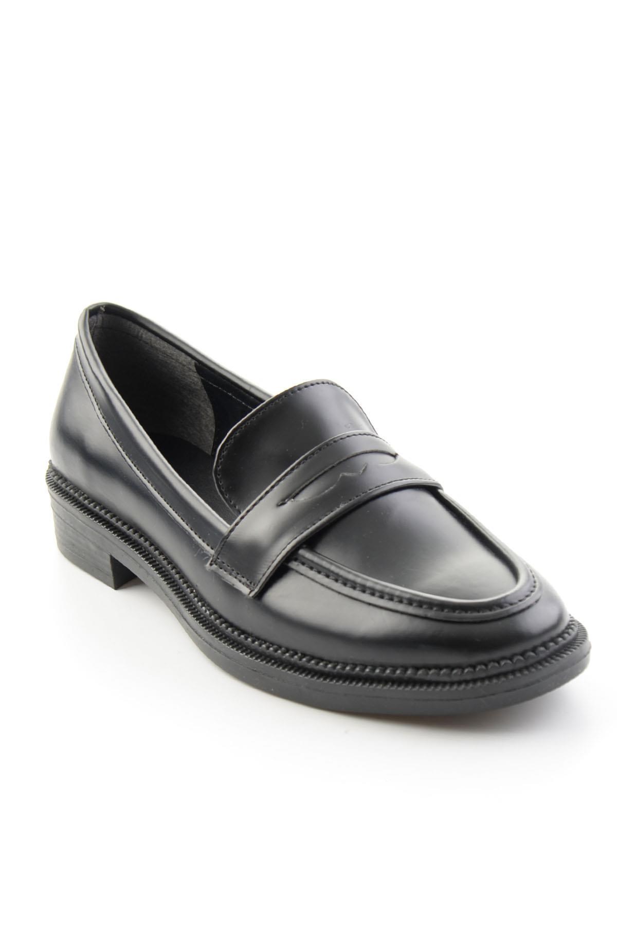 Siyah  Kadın Loafer Ayakkabı K01216100109