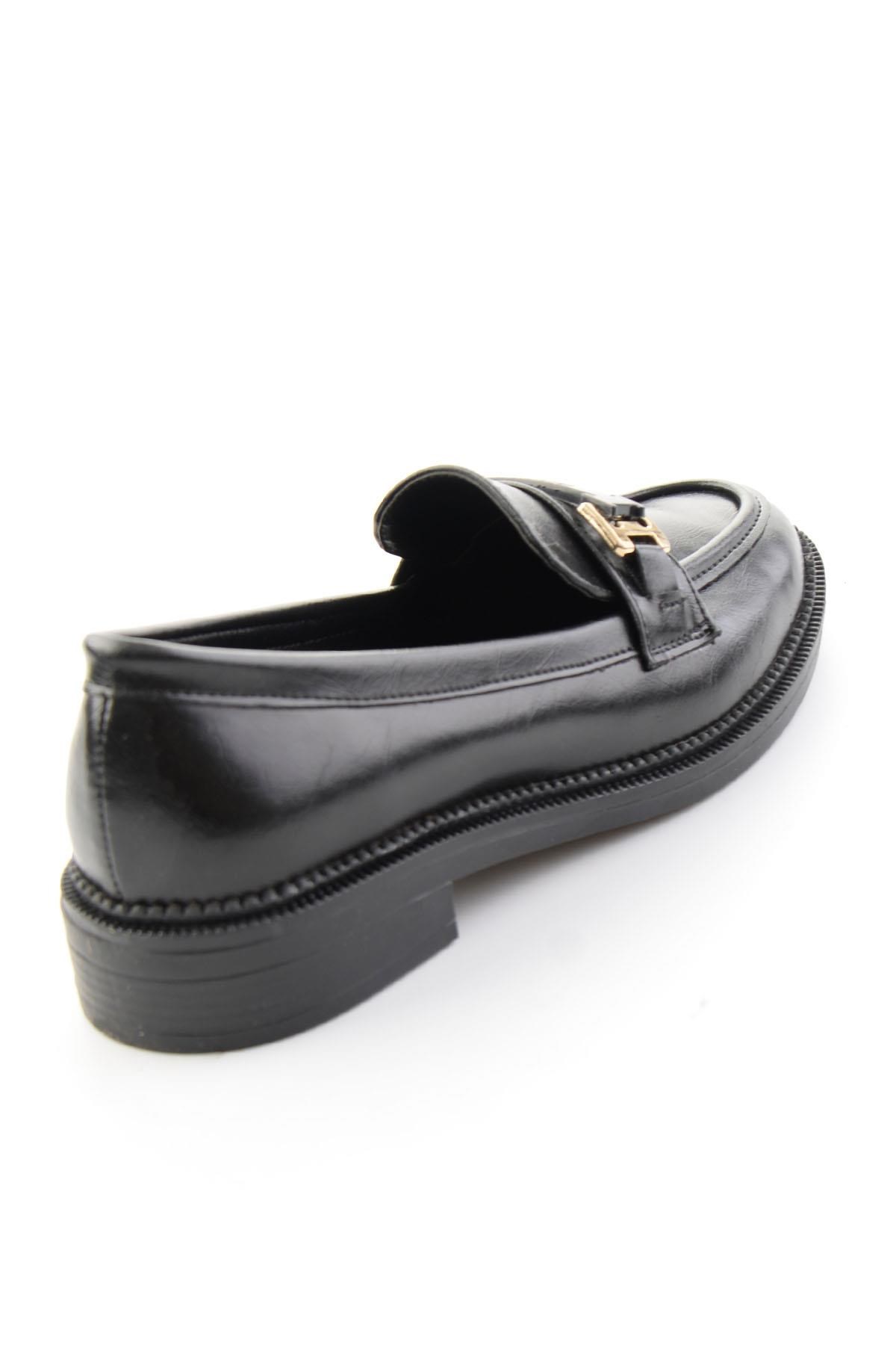 Siyah  Kadın Loafer Ayakkabı K01216100409