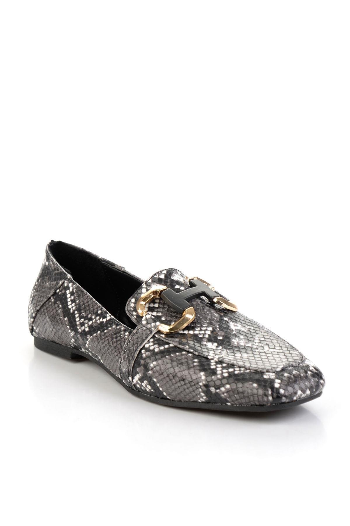 Siyah  Kadın Loafer Ayakkabı K01246153107