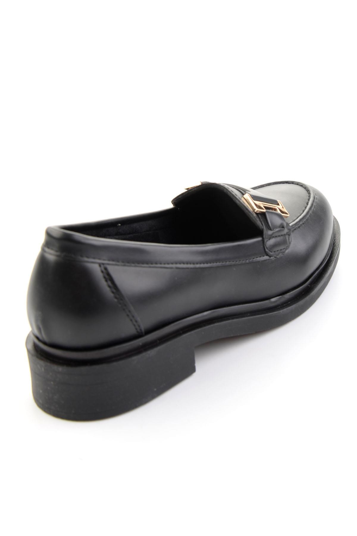 Siyah  Kadın Loafer Ayakkabı K01257050309