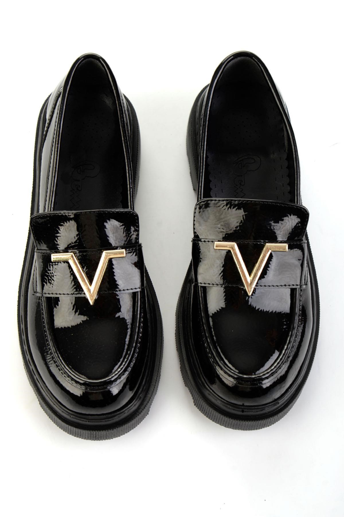 Siyah  Kadın Loafer Ayakkabı K01257061012