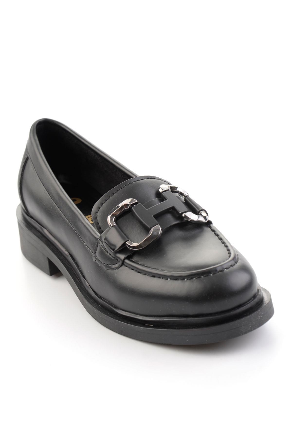 Siyah  Kadın Loafer Ayakkabı K01257068209