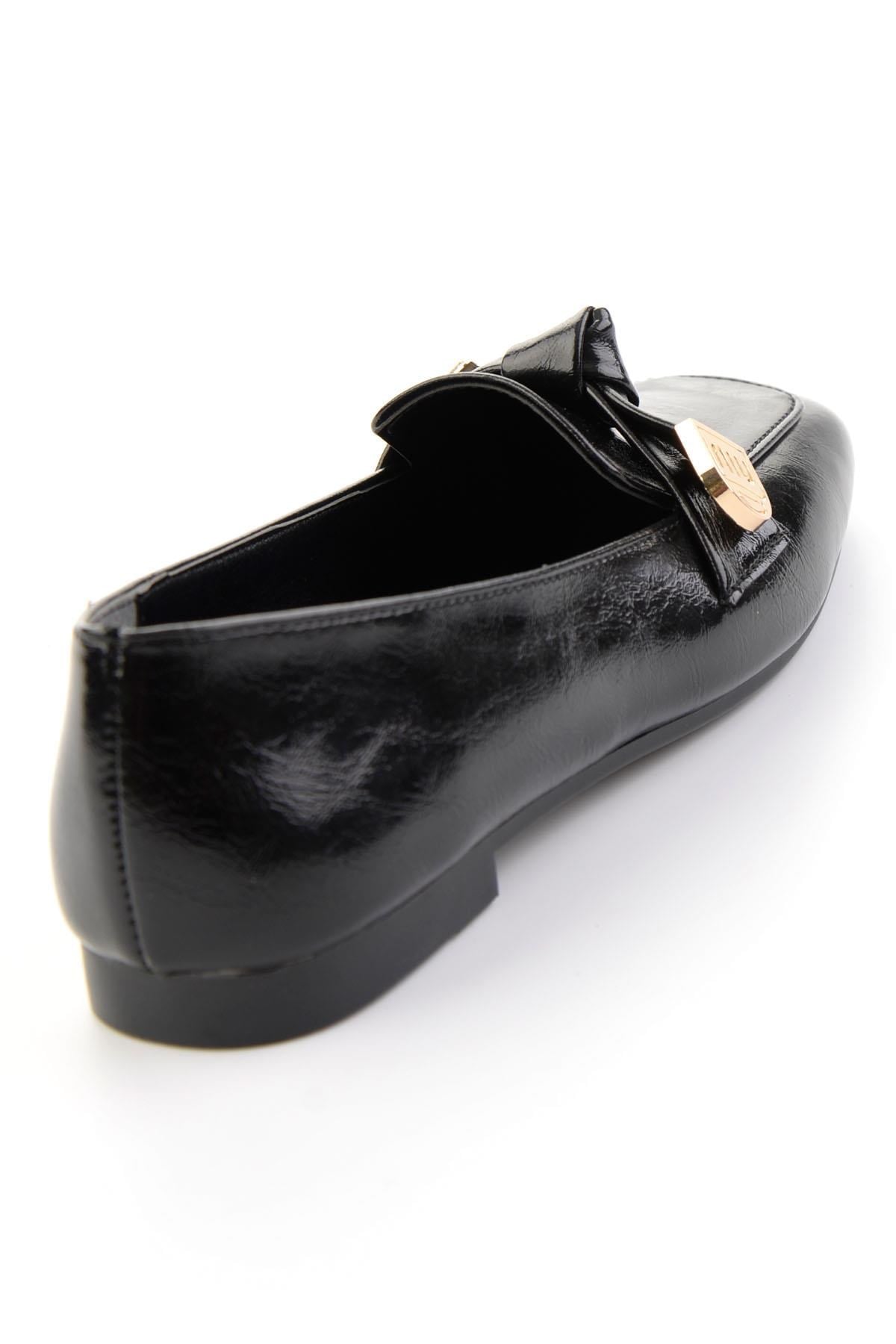 Siyah  Kadın Loafer Ayakkabı K01641022442