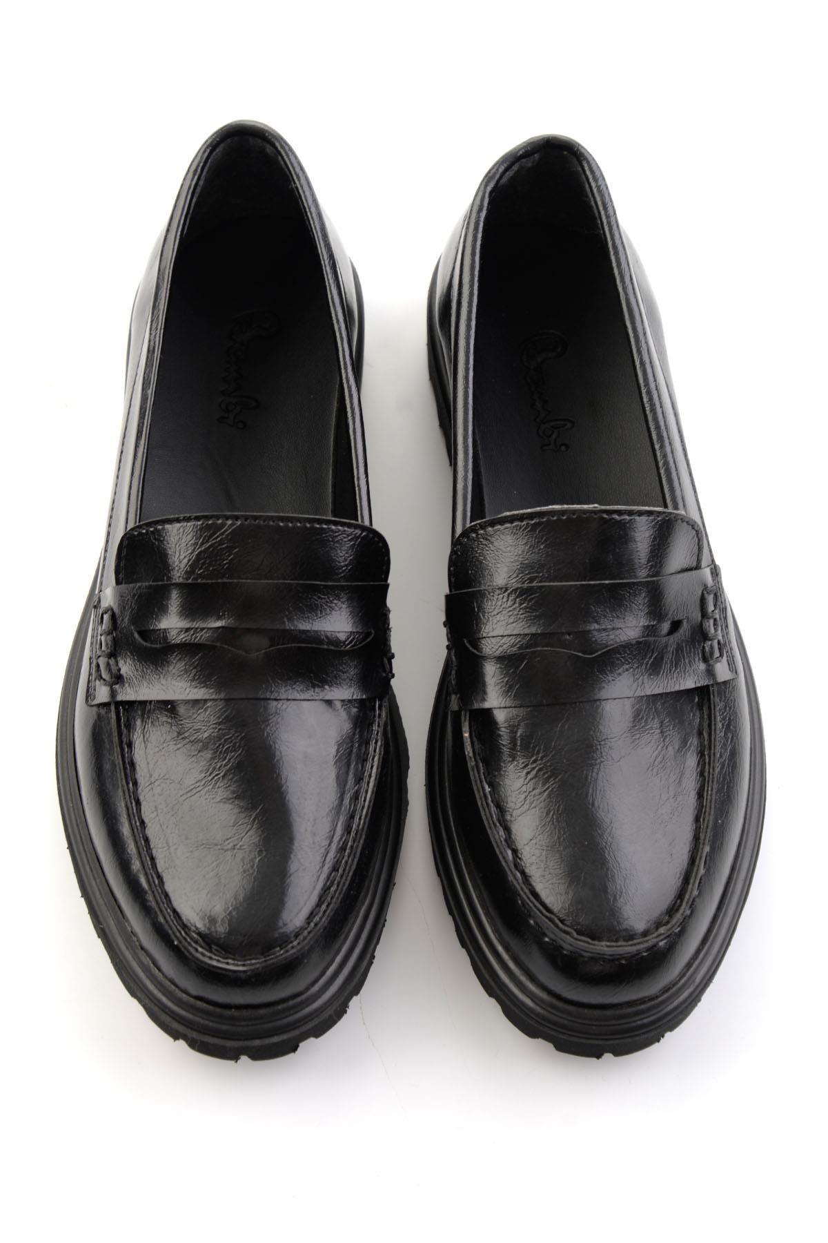 Siyah  Kadın Loafer Ayakkabı K01936051009