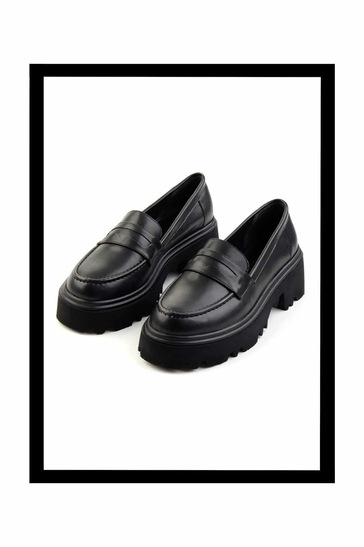 Siyah  Kadın Loafer Ayakkabı K01997028009