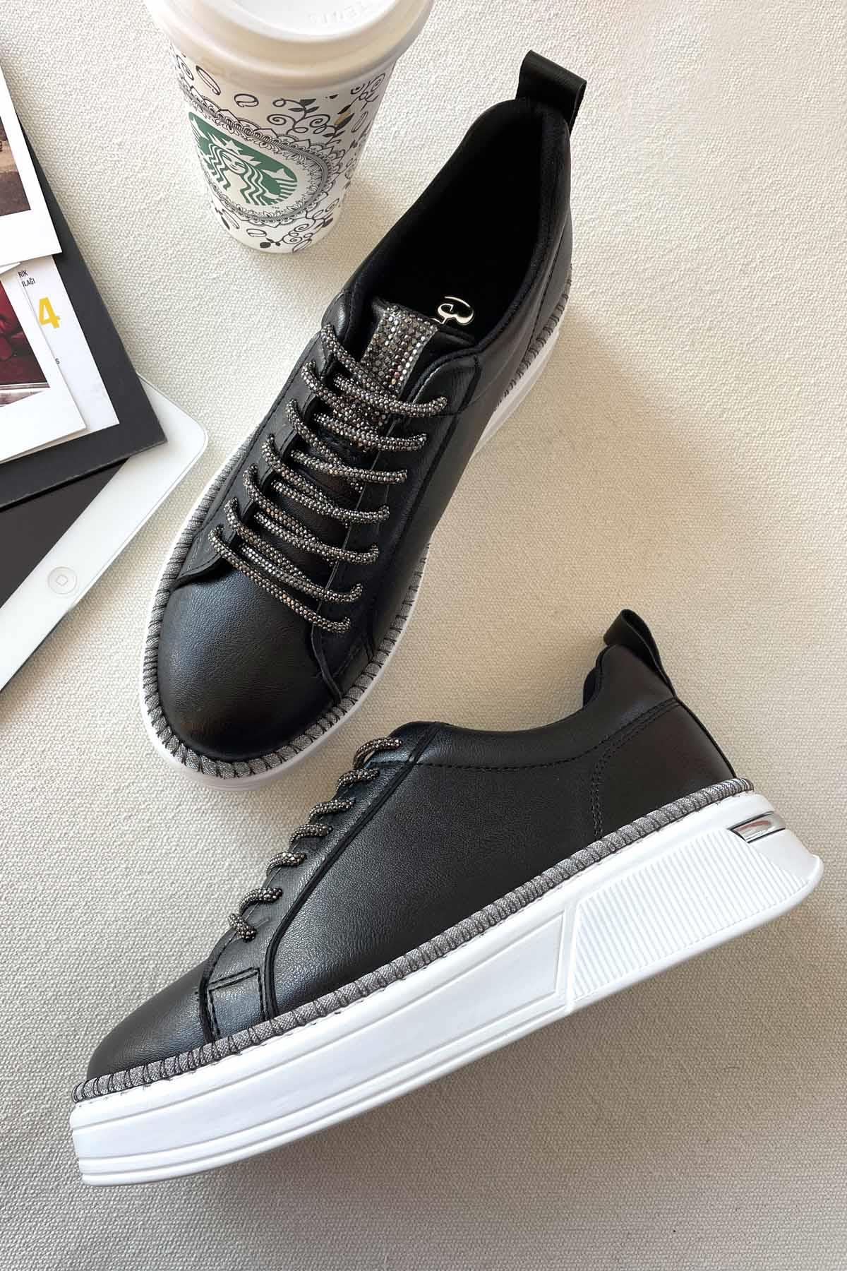 Siyah  Kadın Sneaker K01377023709