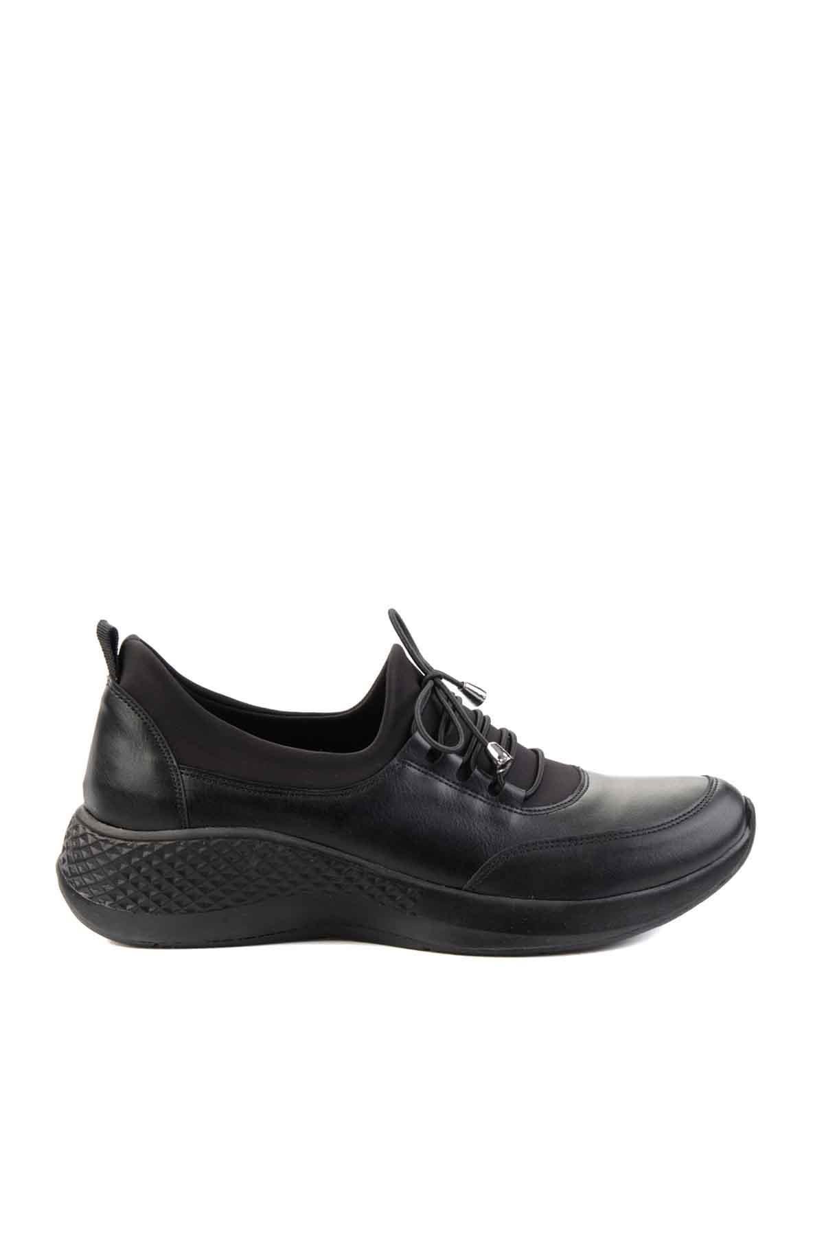 Siyah  Kadın Sneaker K01724102909